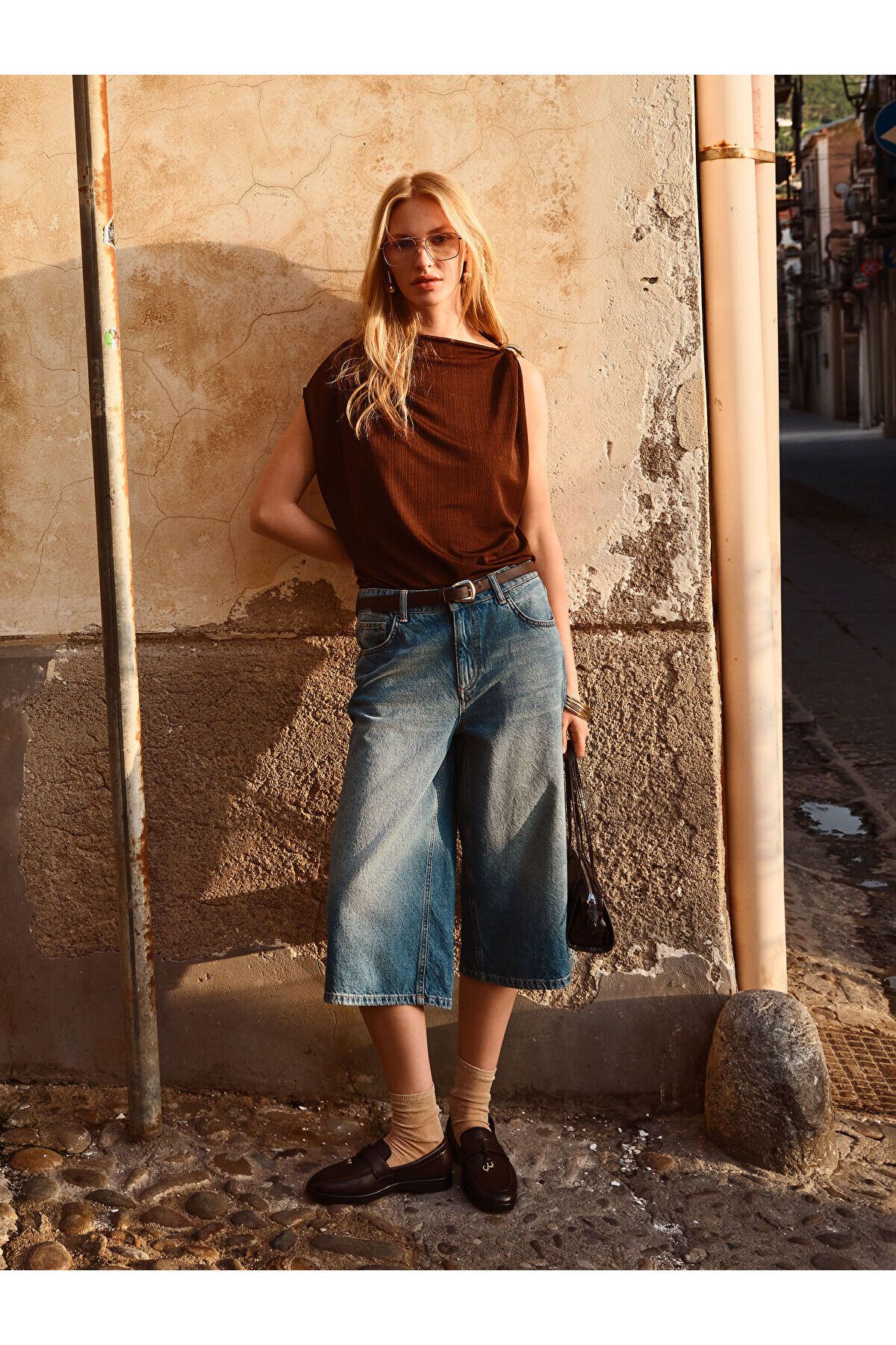 LC Waikiki Beli Kemerli Standart Fit Kadın Jean Şort