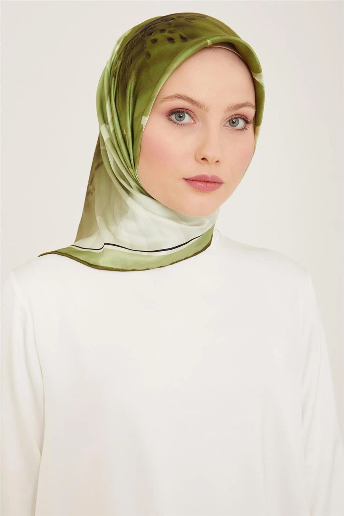 Armine Sura İpek Eşarp 9100D (S ) 90 x 90 Yeşil - 05