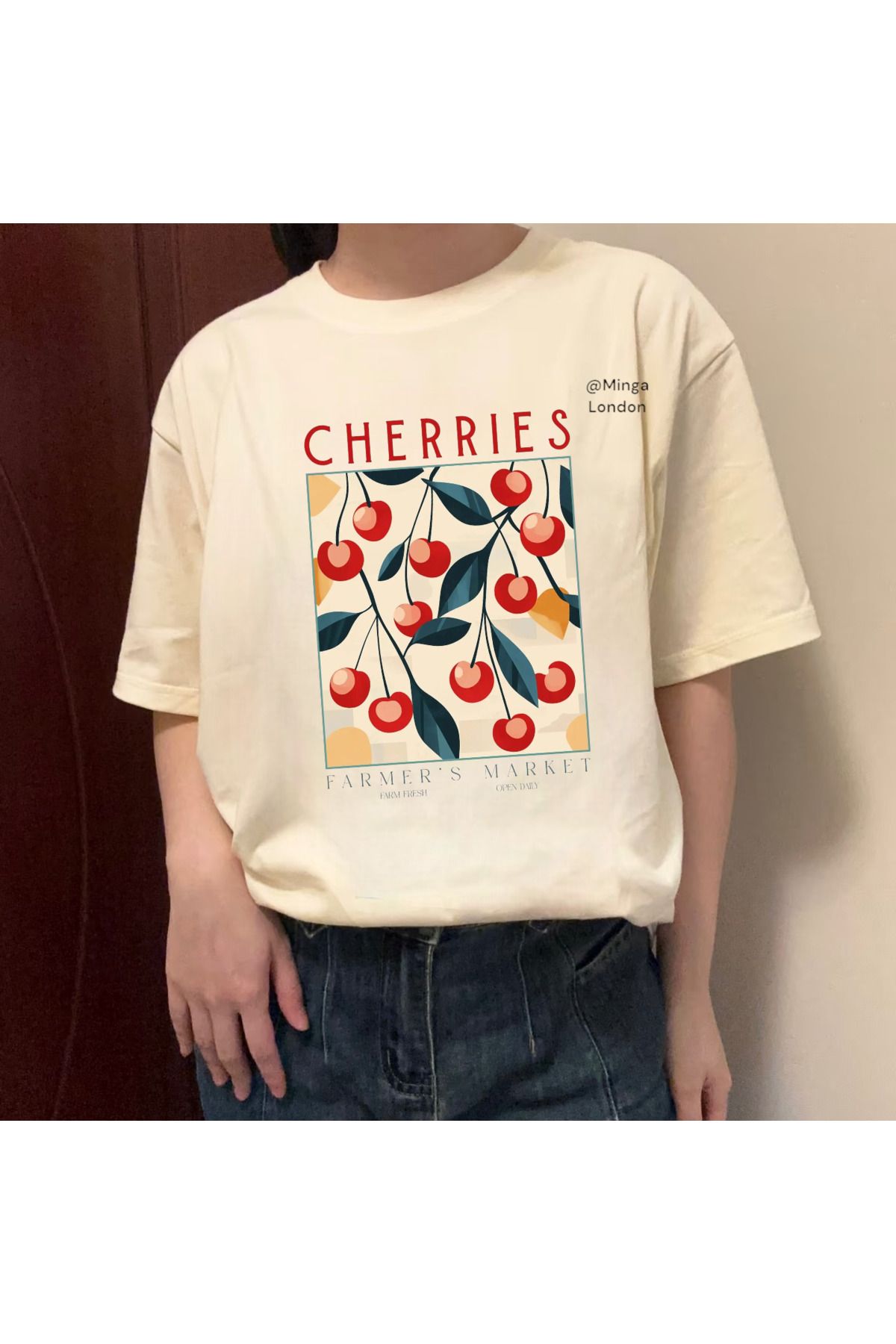 Minga London Bej Cherries Ön Baskılı Oversize Tshirt - Ghostella