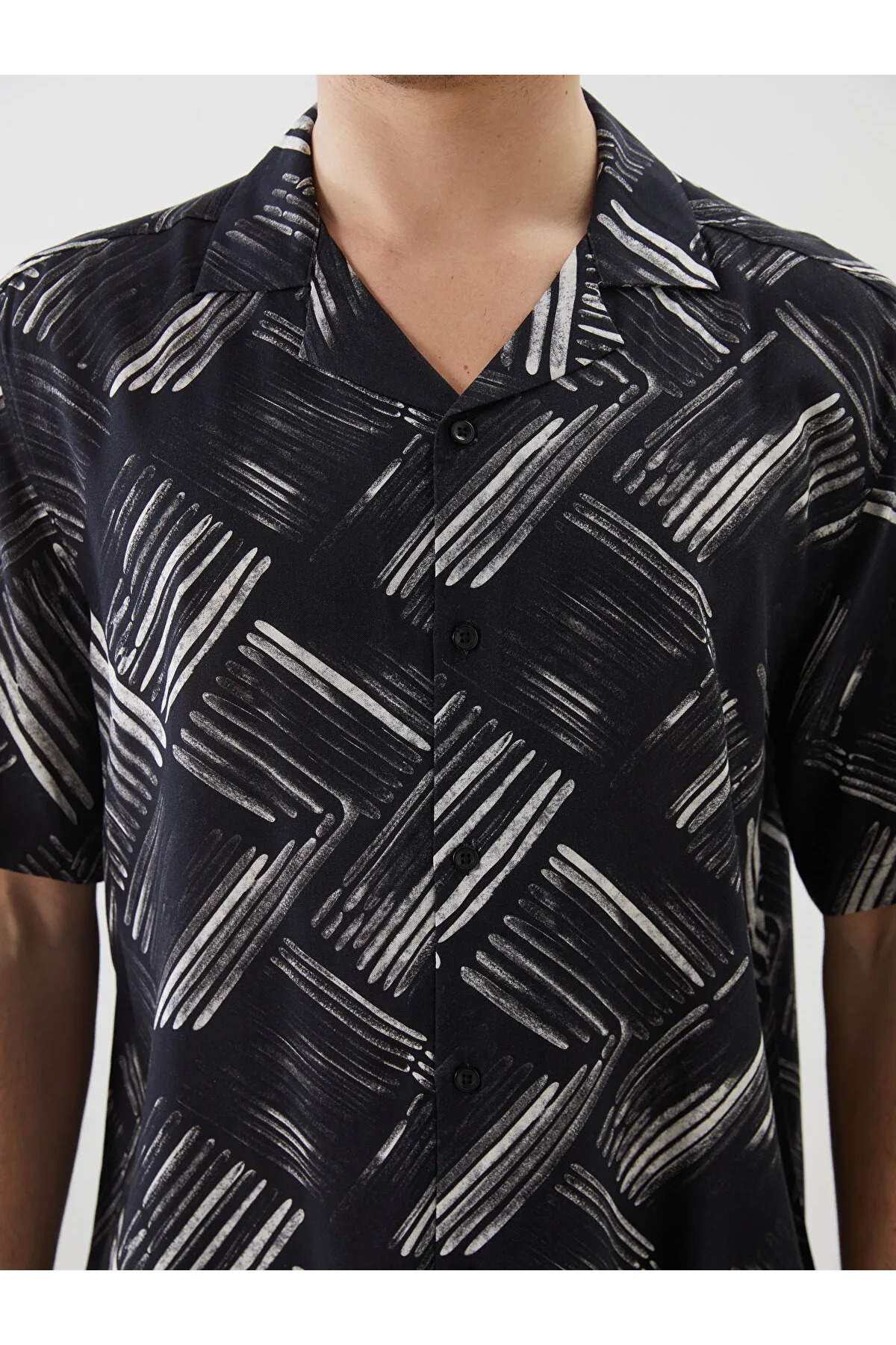 LC Waikiki Regular Fit Kısa Kollu Desenli Viskon Erkek Gömlek