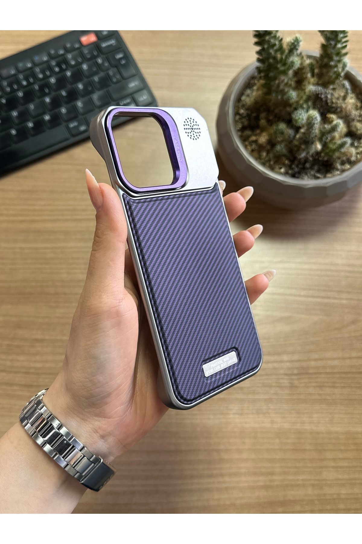 MTL iPhone 13 Pro Max Standlı karbon Kılıf Soocase624