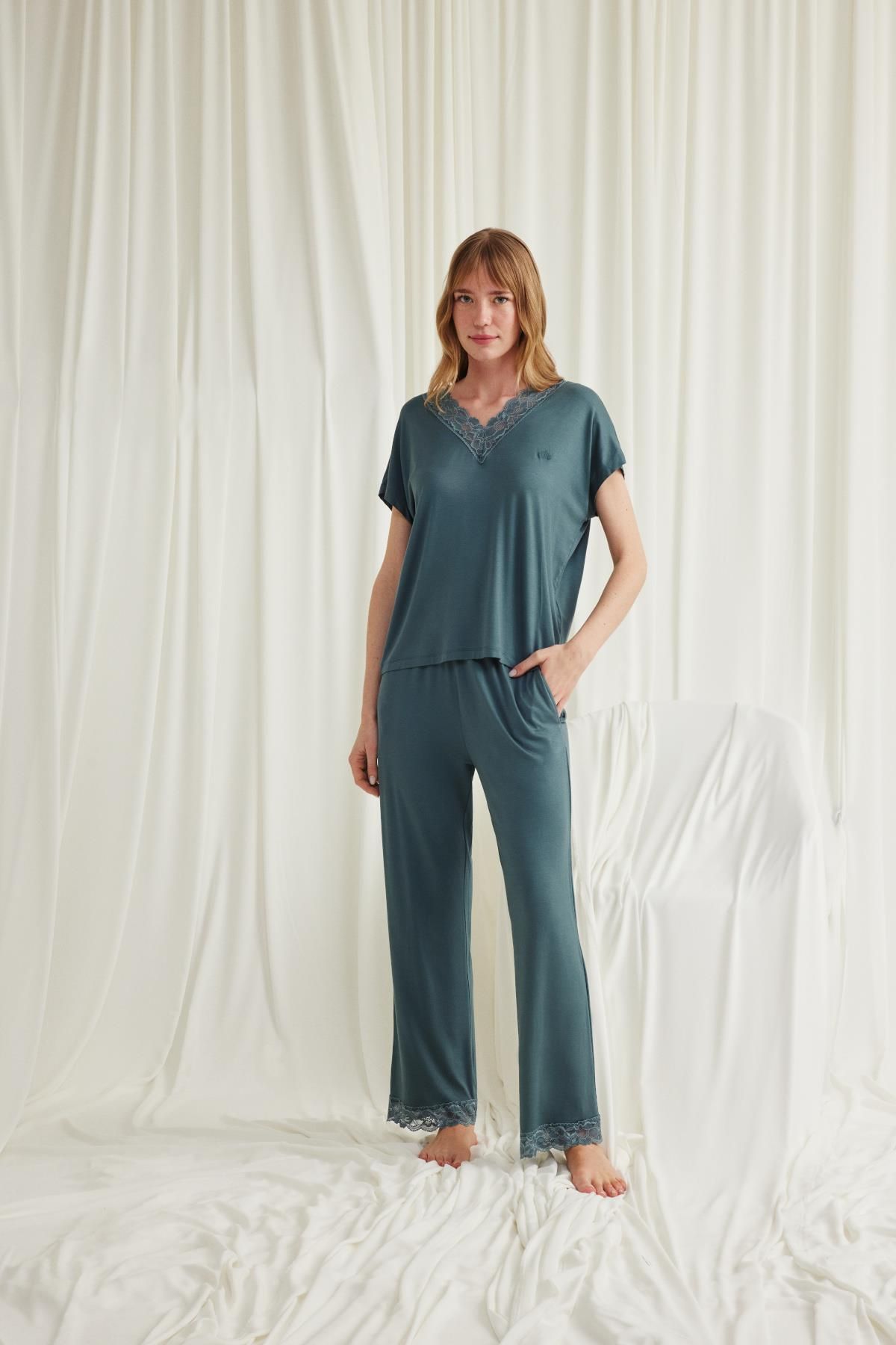 MONAMİSE Kısa Kollu V Yakalı Dantelli Pijama Takımı