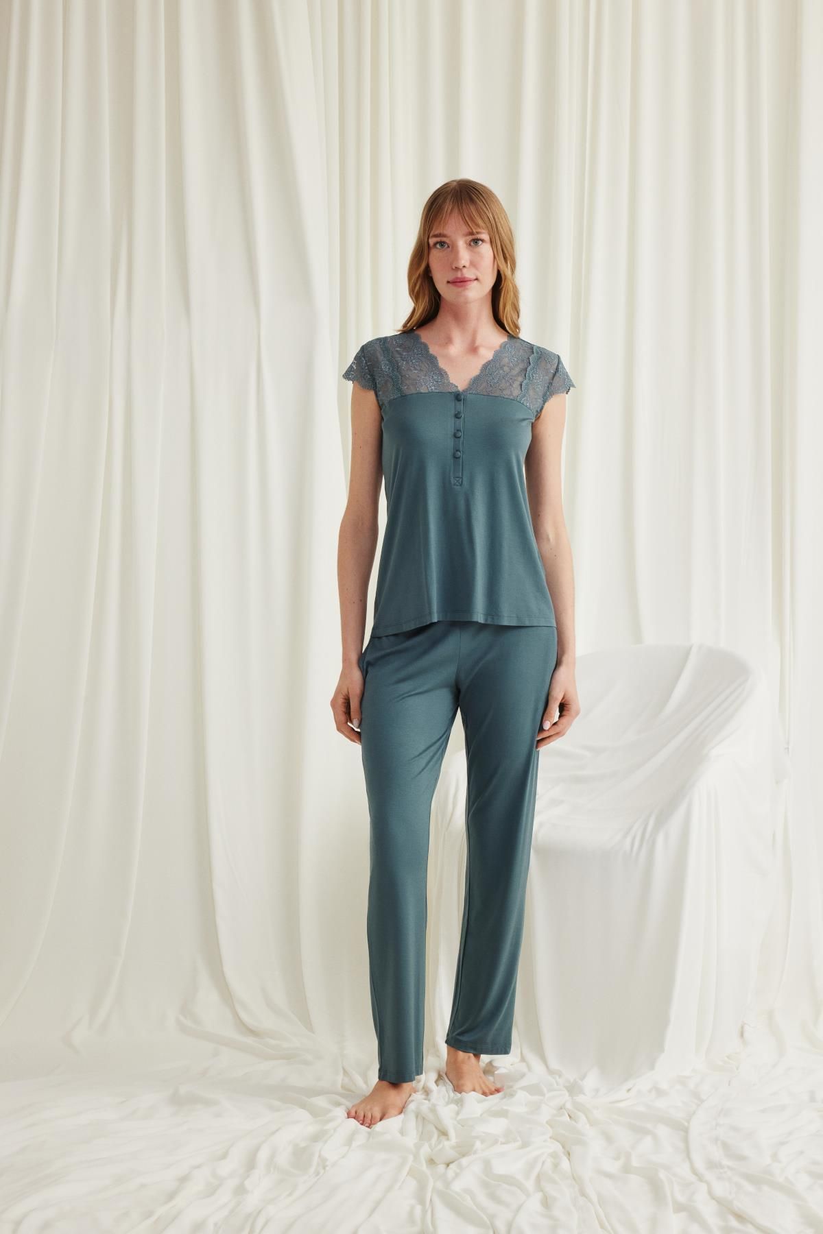 MONAMİSE-Collar Sleeve and Shoulder Lace Front Buttoned Pajama Set 1