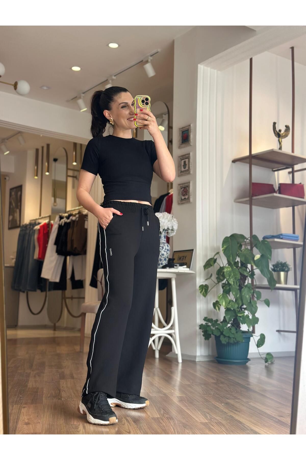 Unique Boutique Siyah Modal Kumaş Beli Lastikli Şerit Detaylı Bol Paça Eşofman Altı