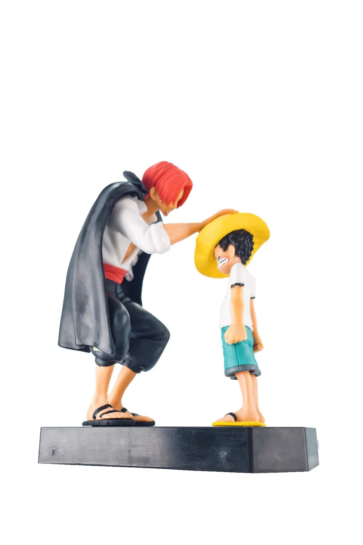 luffy design Anime One Piece: Young Luffy & Shanks – Efsane Aksiyon Figür Seti