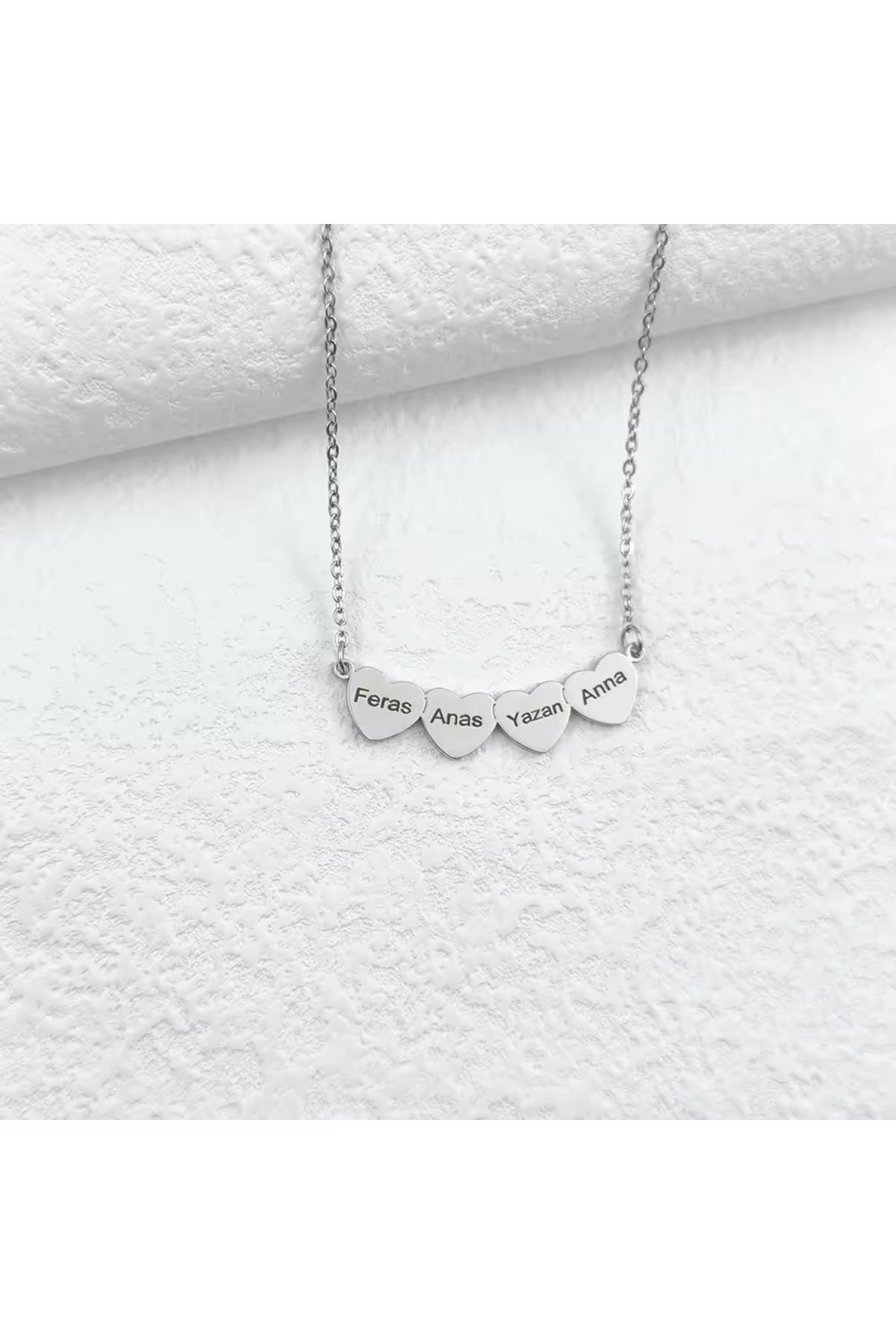 N!da Jewelry Kişiye Özel 4 İsimli Kalpli Gümüş Kolye – Anlamlı ve Şık Hediye Seçeneği