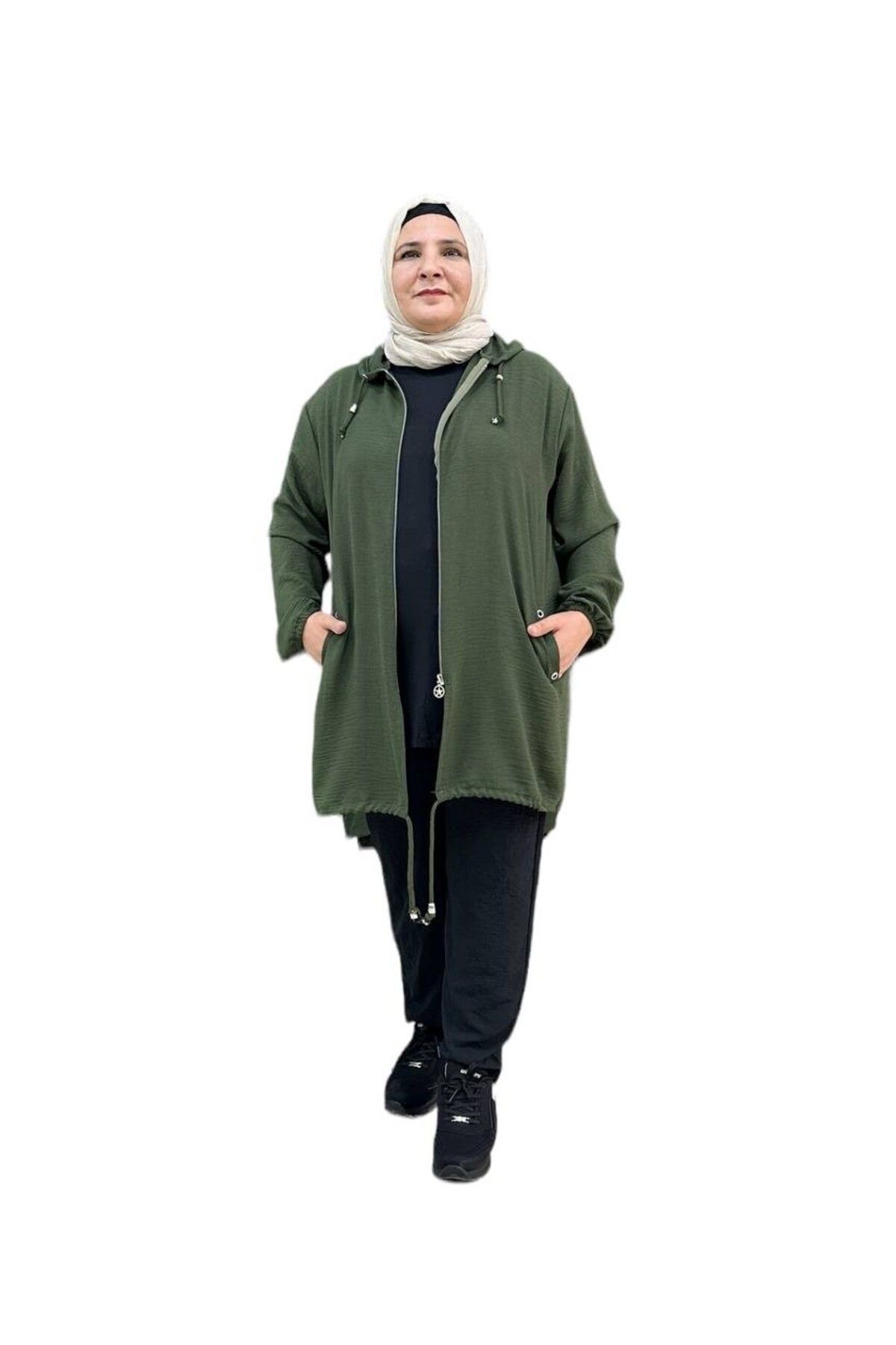 Sevda Kılınç Büyük Beden Kısa Ayrobin Giy Çık