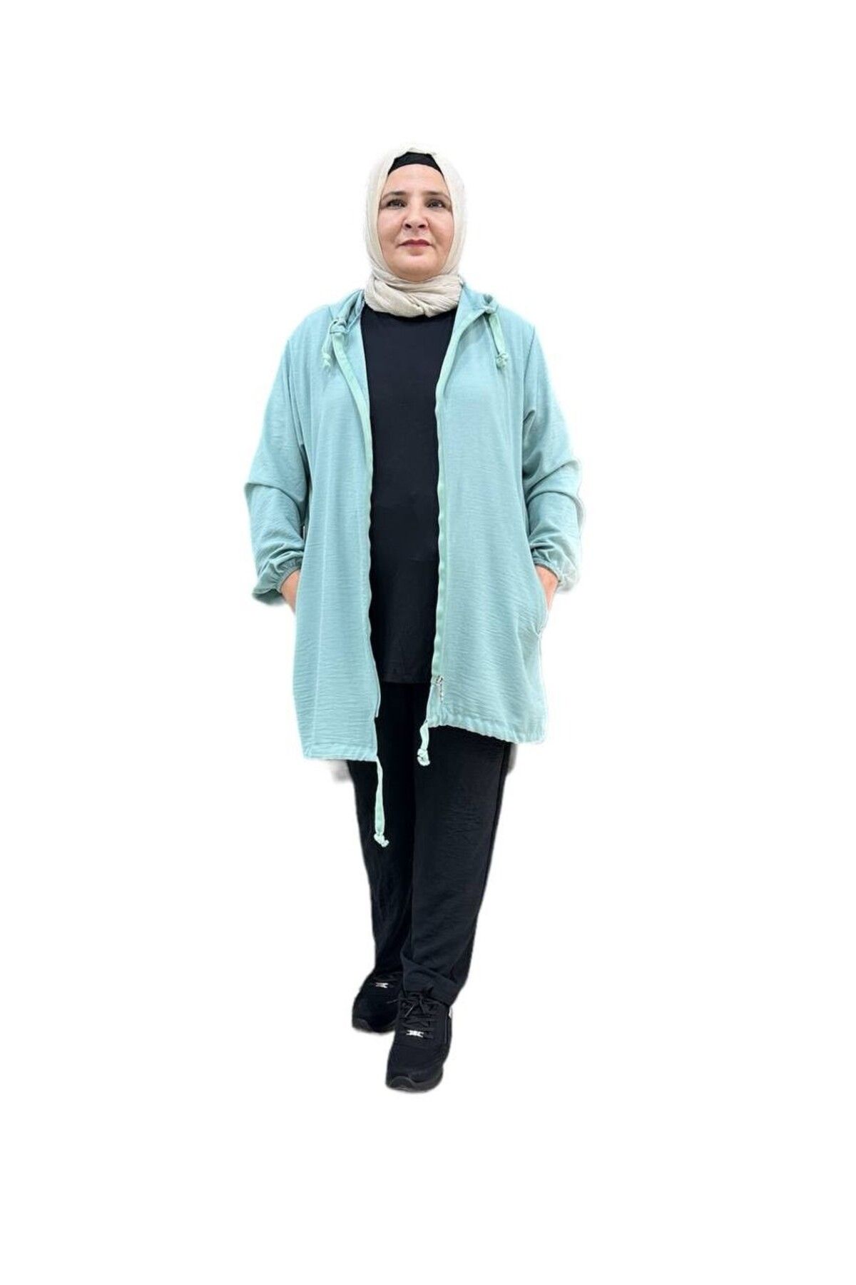Sevda Kılınç Büyük Beden Kısa Ayrobin Giy Çık