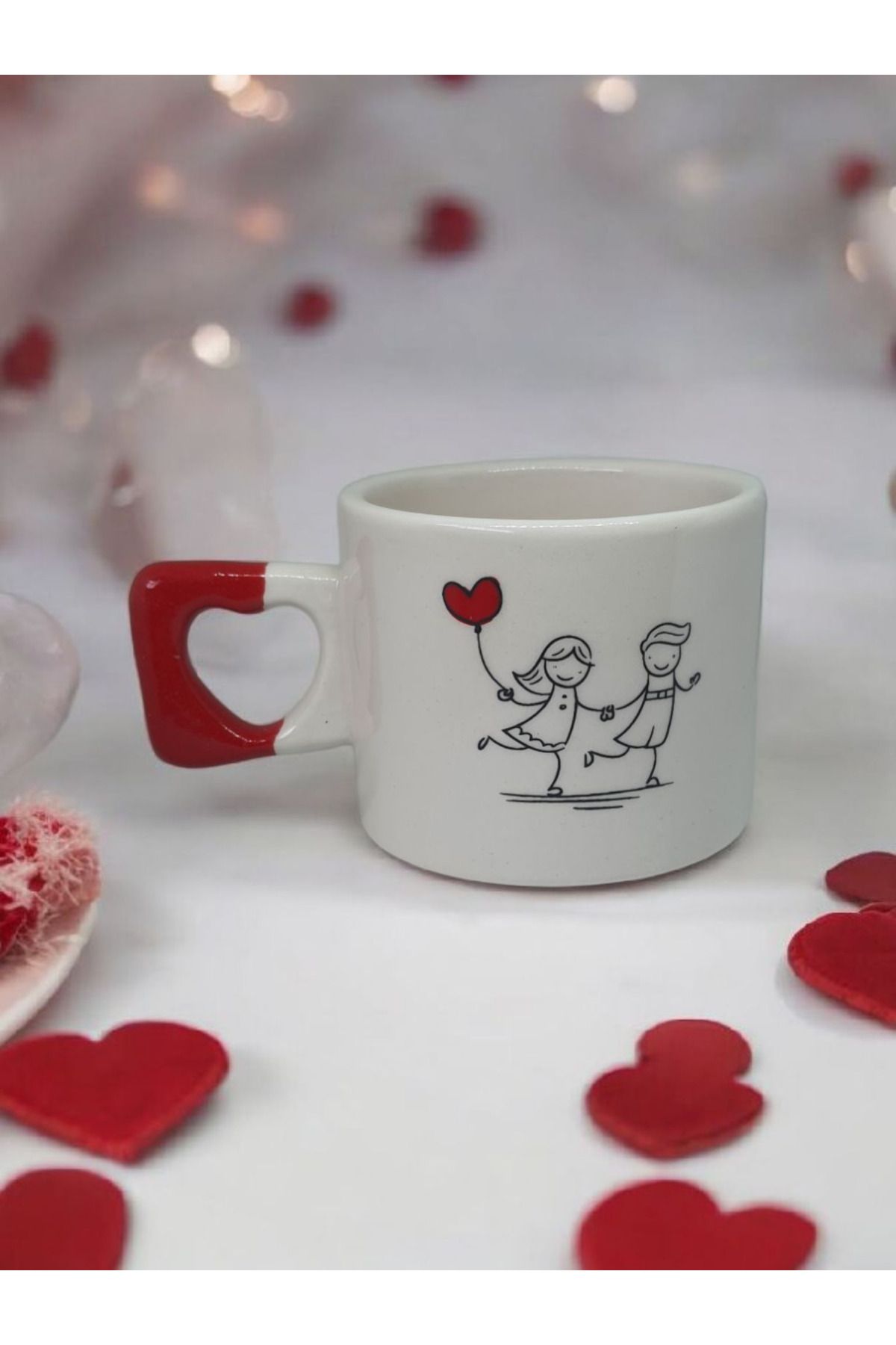 Simge Seramik El Ele Yürüyen Romantik Çift Çift Taraf Çizimli Kalp Kulplu El Yapımı Doğal Seramik Mug Kupa Fincan