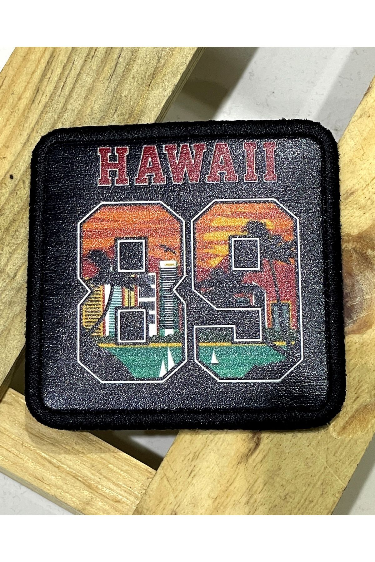 Higo Man Değiştirilebilir Kare Patch – Figürlü, Yazılı, Temalı Modeller