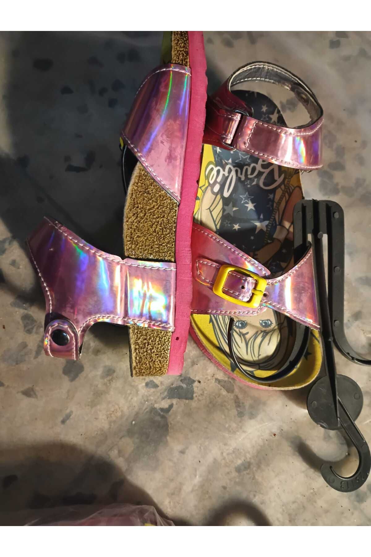 Gigi pembe sandalet