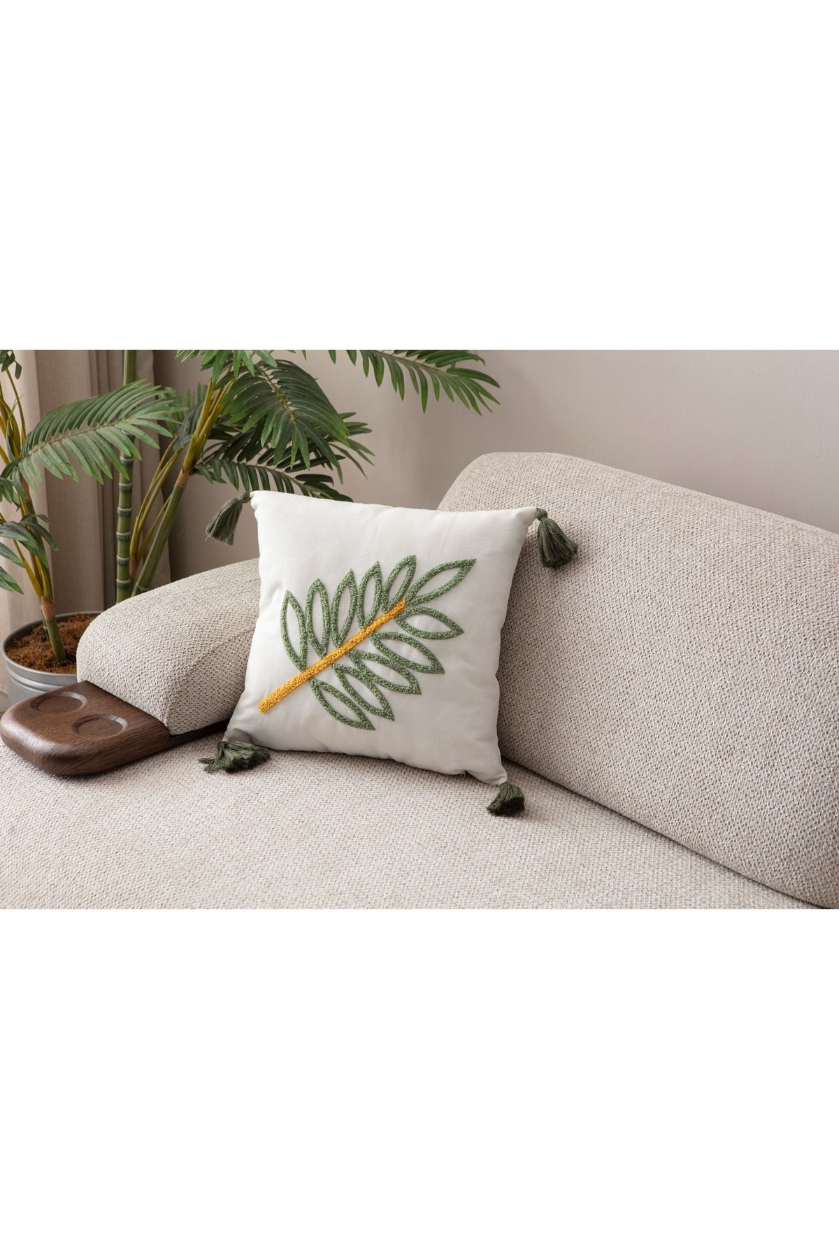 WoodyMaison Çiçek Desenli 4'Adet Kırlent Kılıfı Punch Comfort Panç Yastık Kılıfı, Püsküllü 43x43cm