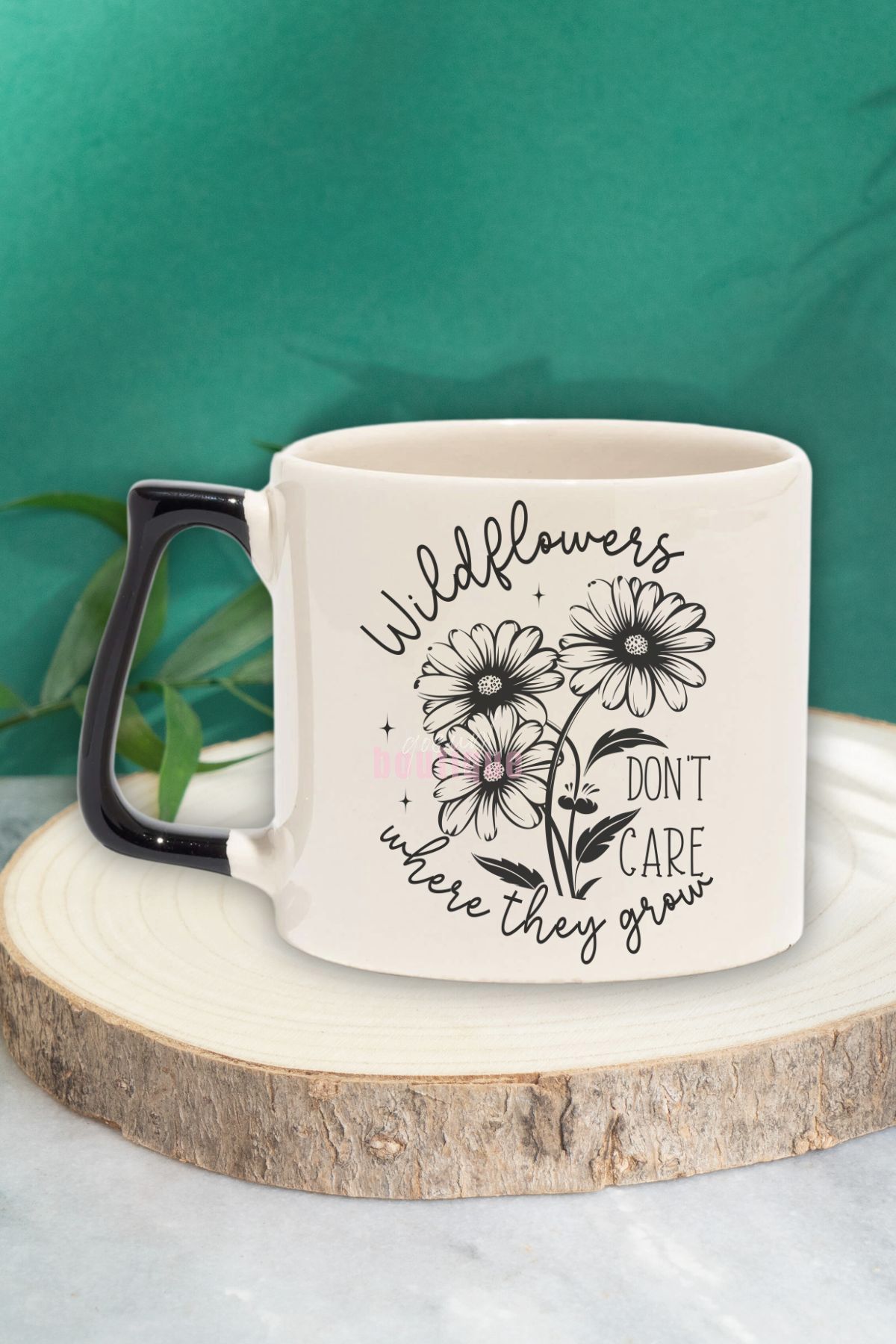 qoeuyl boutique "Wildflowers don't care where they grow" Özgürlük Doğum Günü Hediye Siyah Kulplu Kupa Bardak
