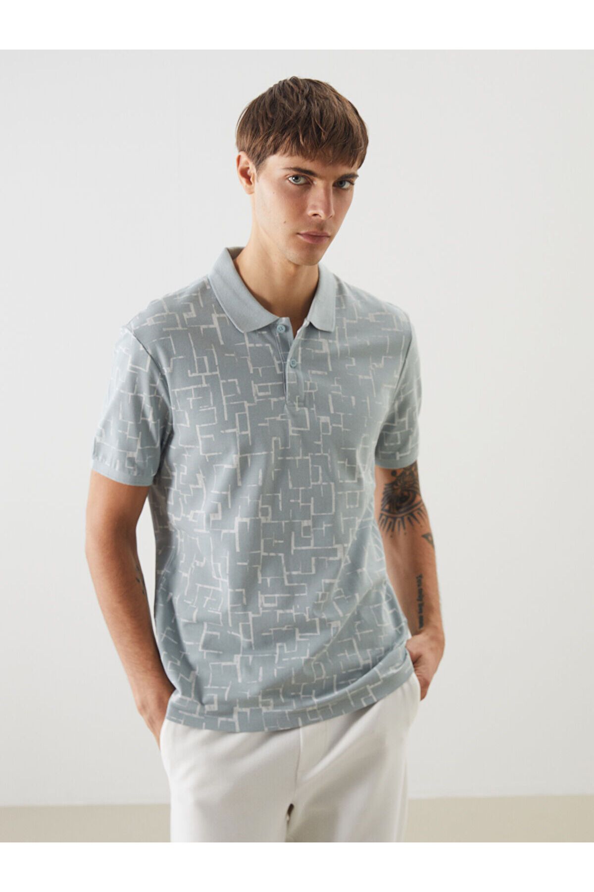 LC Waikiki Polo Yaka Desenli Erkek Tişört