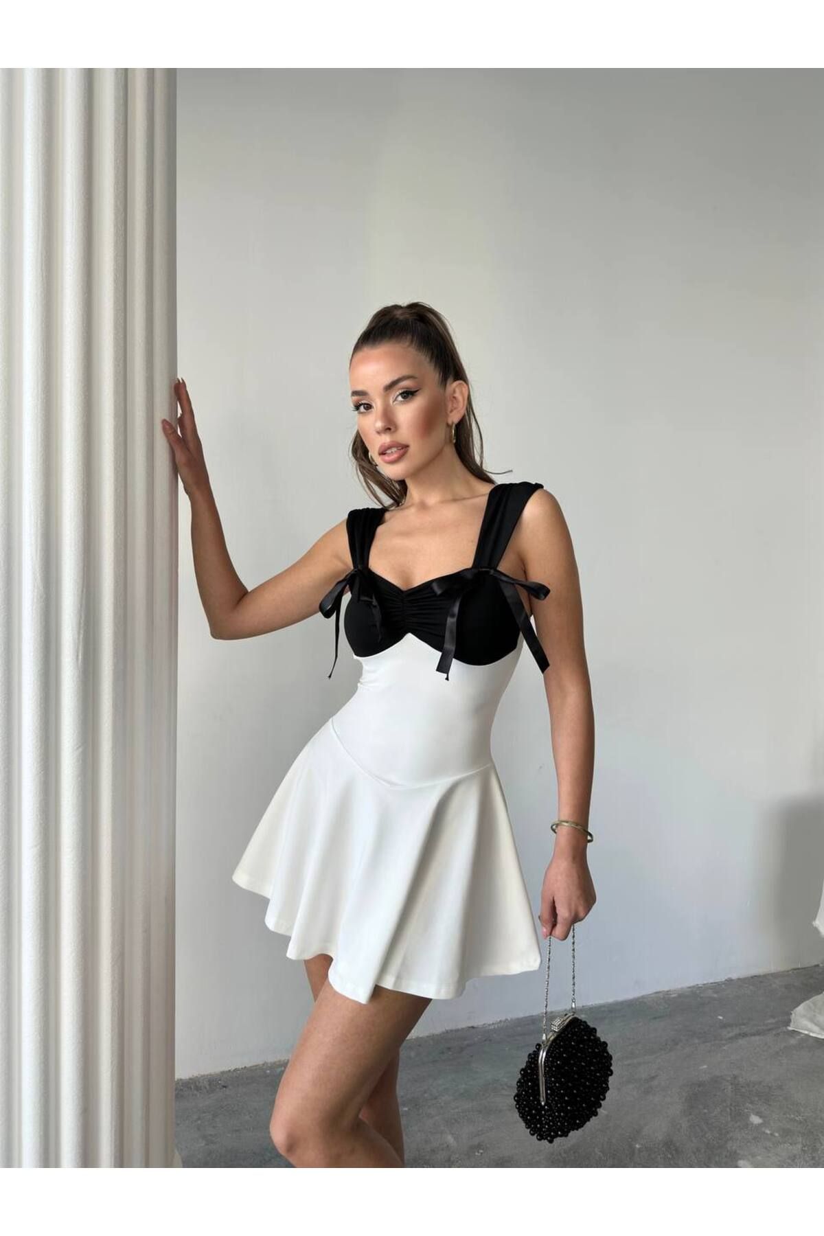 Massilayda Kalın Askılı Fiyonk Detaylı Mini Esnek Dalgıç Kumaş Elbise