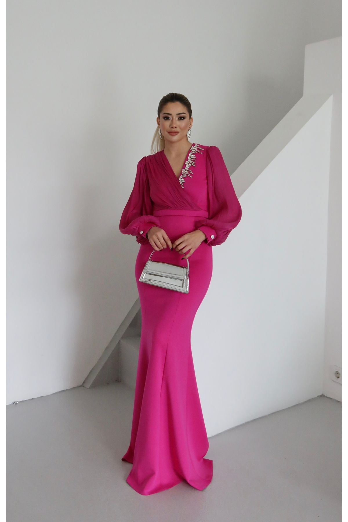 1Moda1Tarz Kadın İthal Scuba Krep Kumaş Kollar Ve Göğüs Şifon Taş İşleme Astarlı Özel Tasarım Elbise
