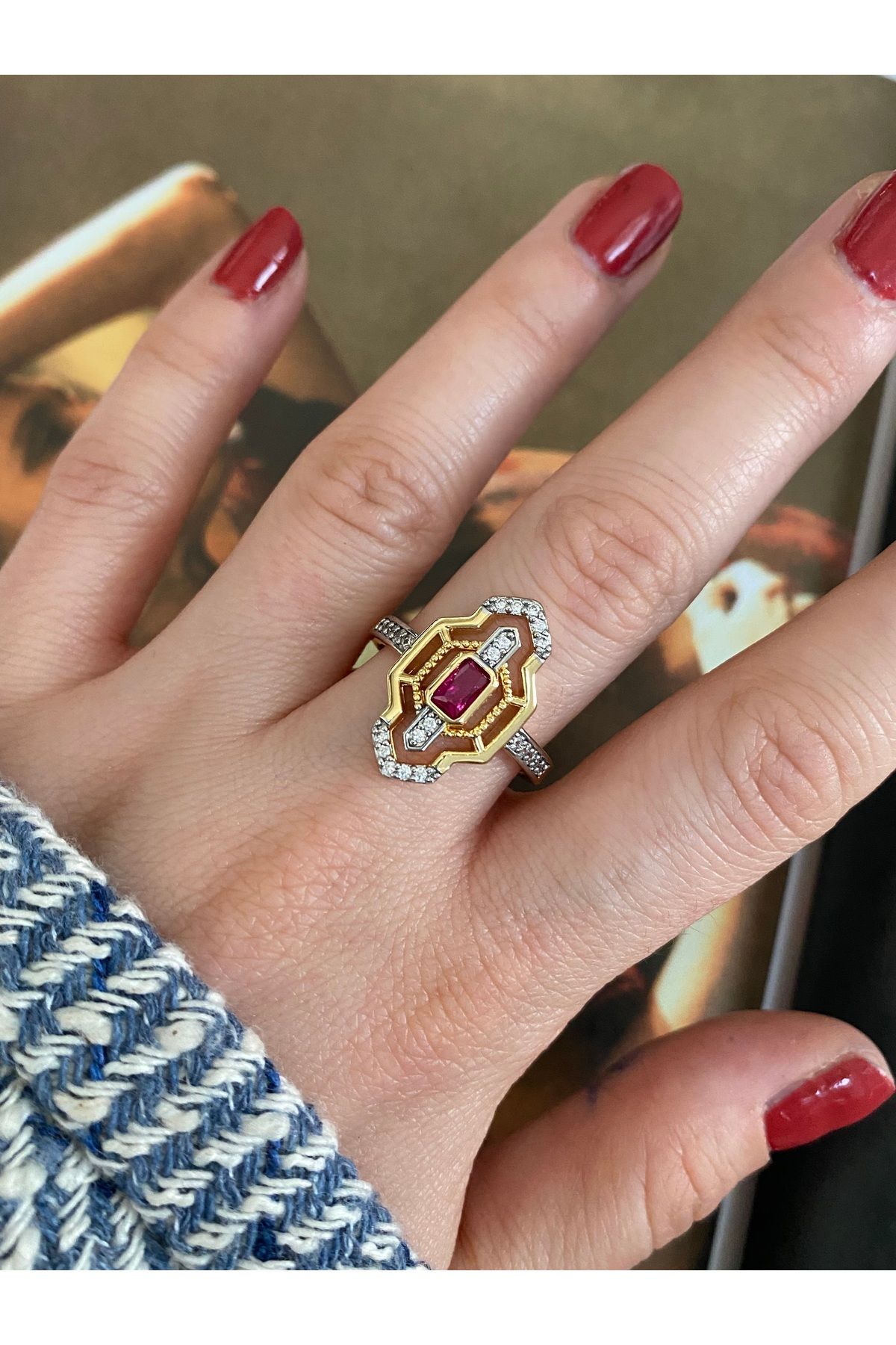Pinery Jewels Zümrüt Baget Taşlı Alttan Ayarlamalı Kadın Yüzük