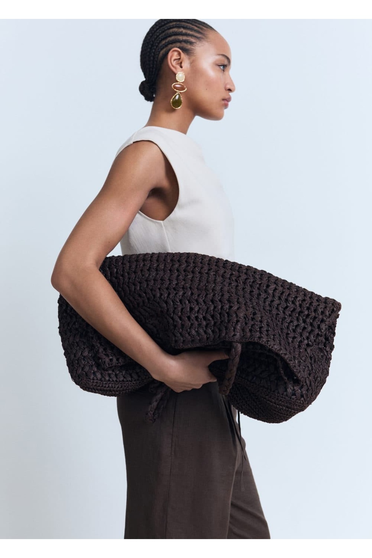 Asimetrik dökümlü askılı bluz