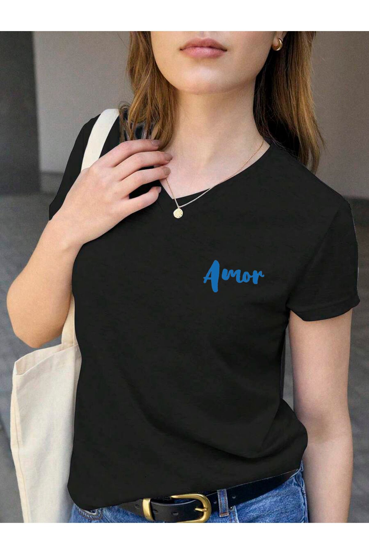 Cosmo Style amor basklı v yaka t-shirt normal kalıp/casual pamuklu t-shirt