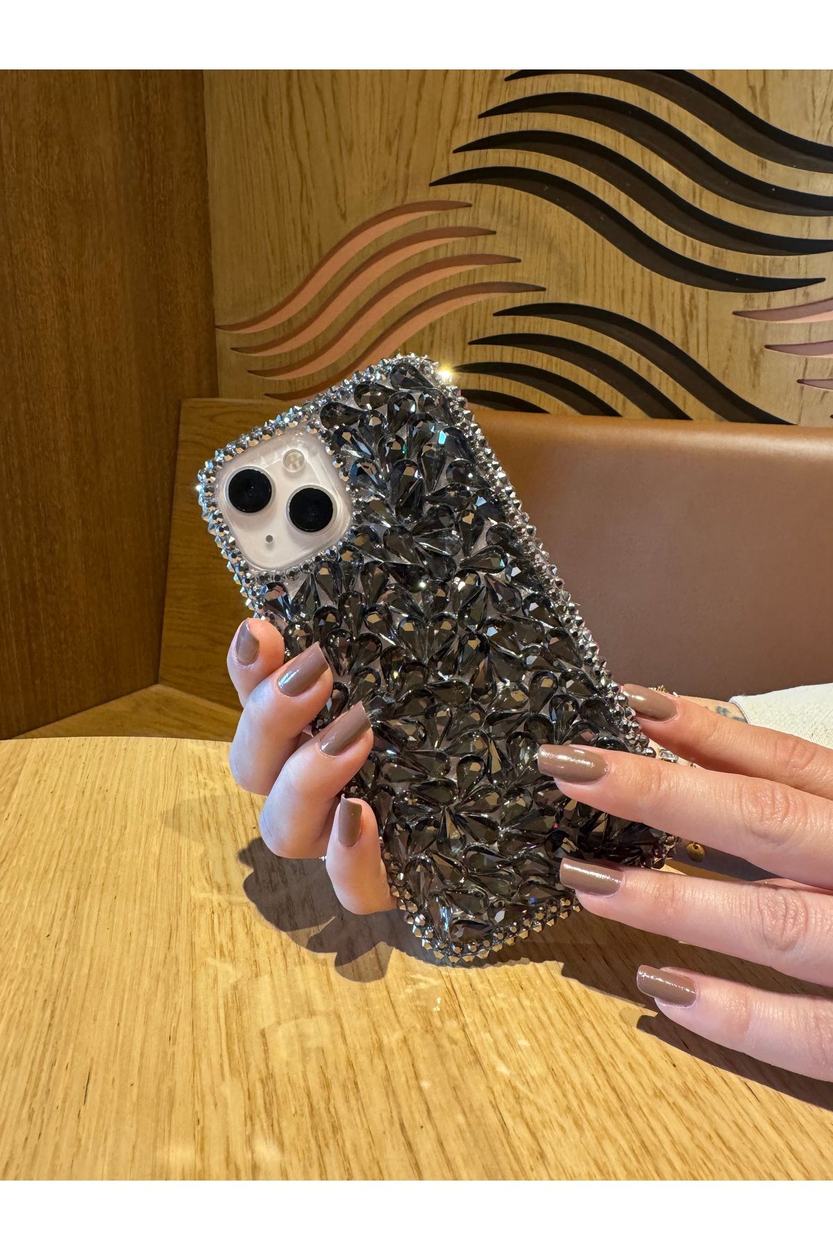 Mois Case İPhone 15 uyumlu Lüx siyah kristal taşlı kılıf