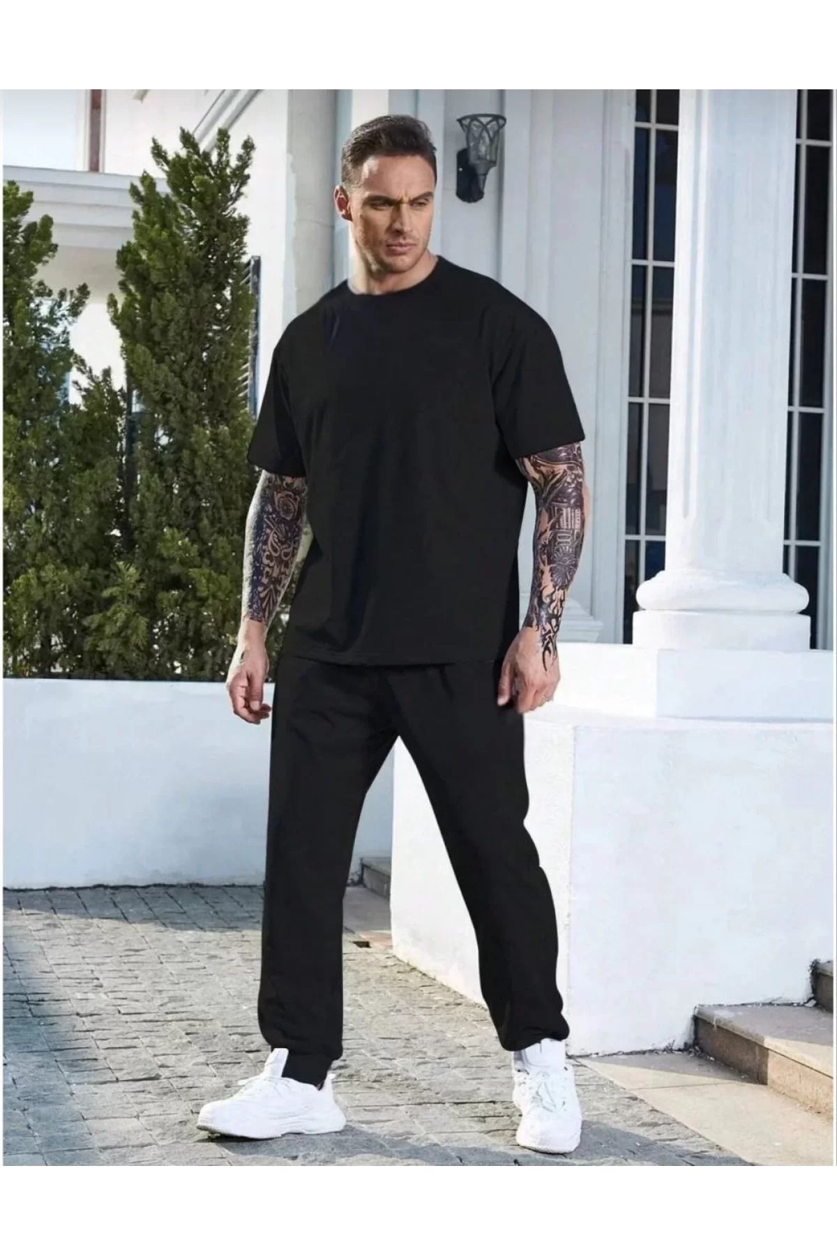 İndigo Park Erkek Eşofman Takımı ile Maksimum Konfor ve Şıklık Unisex Düz T-Shirt ve Eşofman Takımı - Siyah