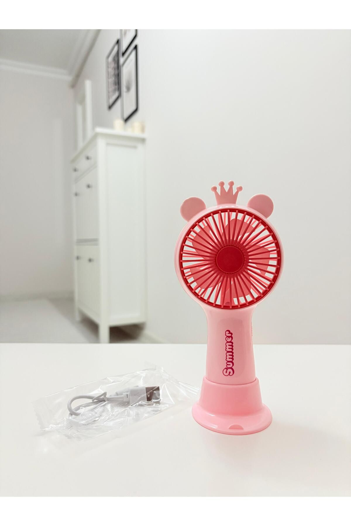 Store 2 Kademeli ve Renk Geçişli Elde ve Masada Kullanılabilir Standlı Şarjlı Serinletici Pembe Mini Fan