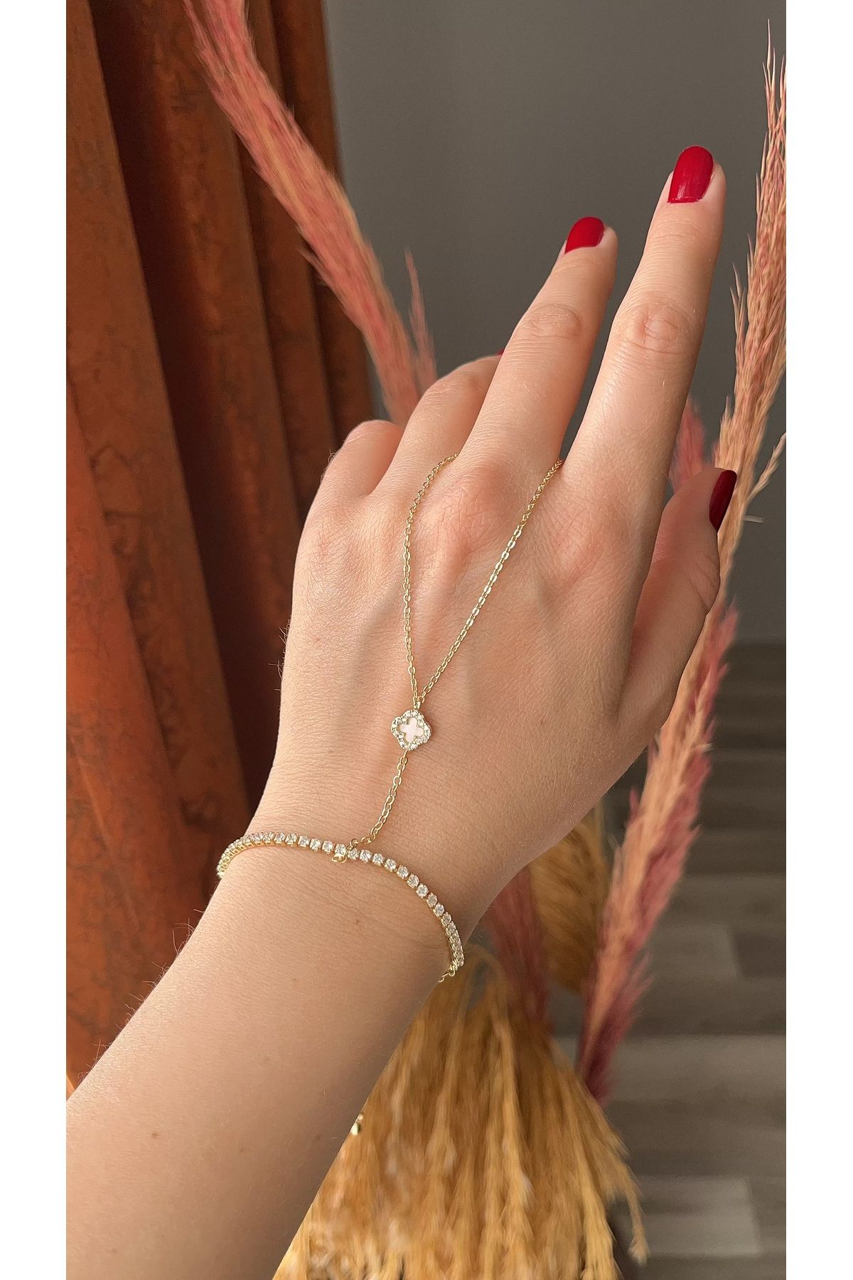 Fasion Jewelry Bileği su yolu yonca detaylı zarif şık Şahmeran