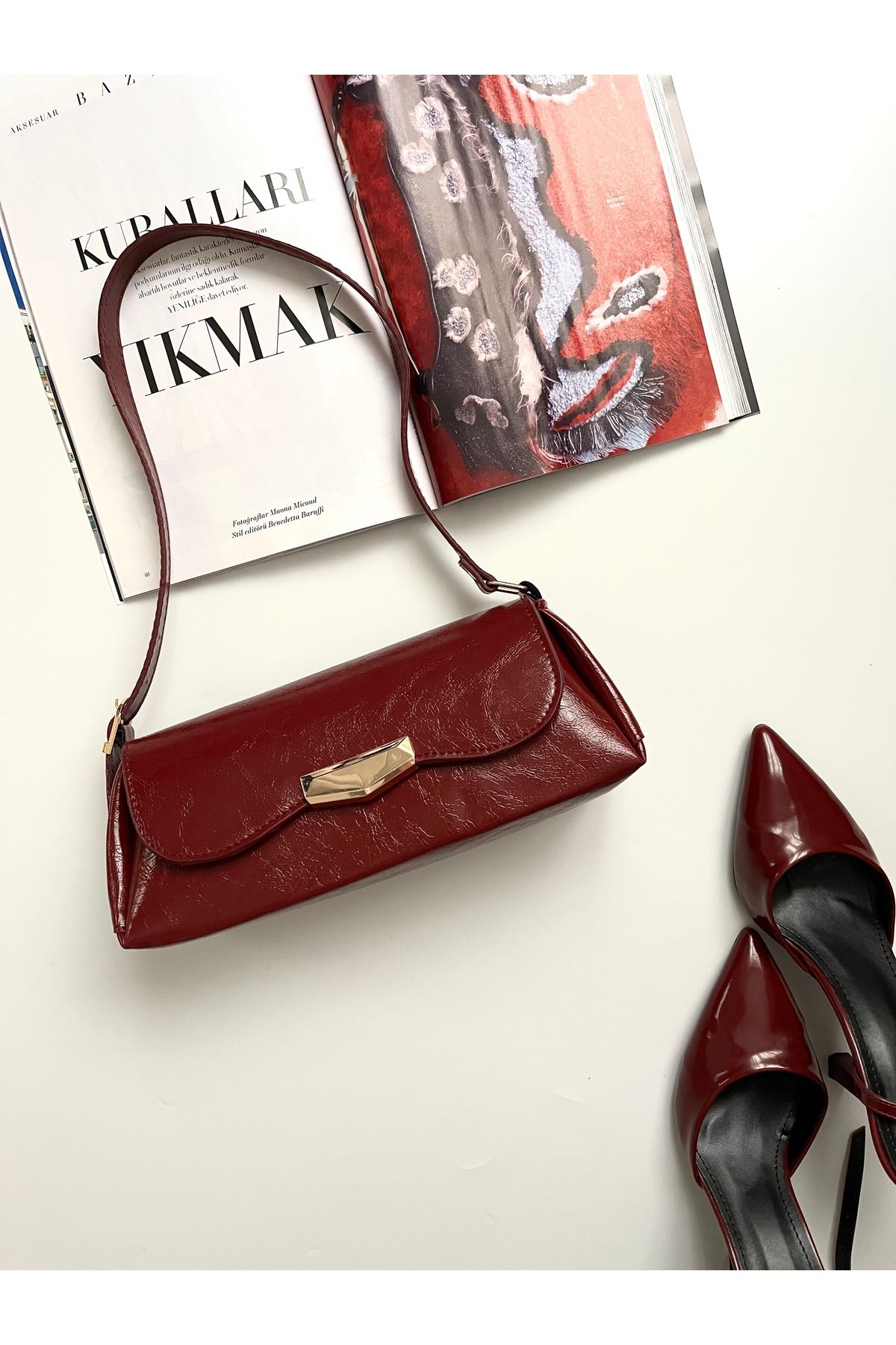 Babydoll Bag Kadın Rugan Baget Çanta
