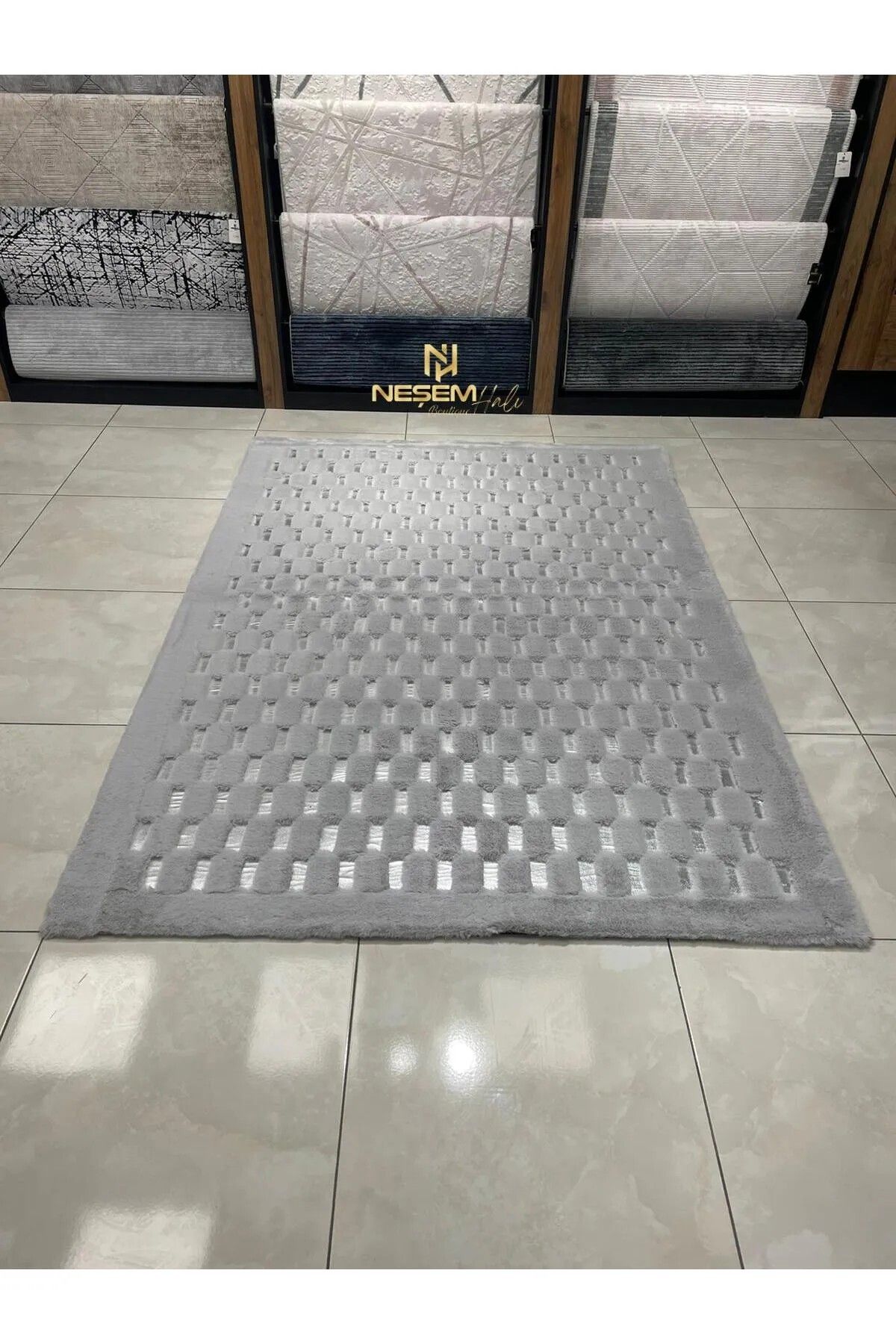 Neşem Halı Boutique ÖZEL TASARIM lazer işlemeli modern deri peluş halı.