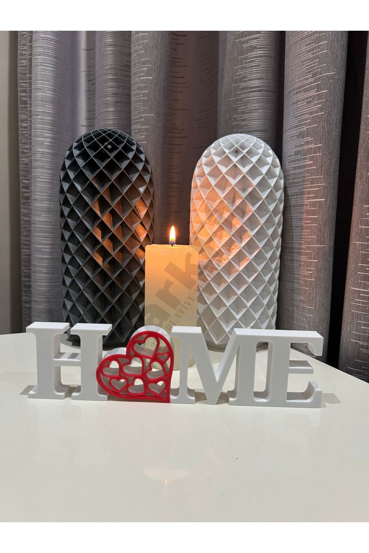 DarkFin Home Yazılı Özel Tasarım Kırmızı Kalpli Dekoratif Biblo ve Masaüstü Dekor -Beyaz 20 cm x 5 cm