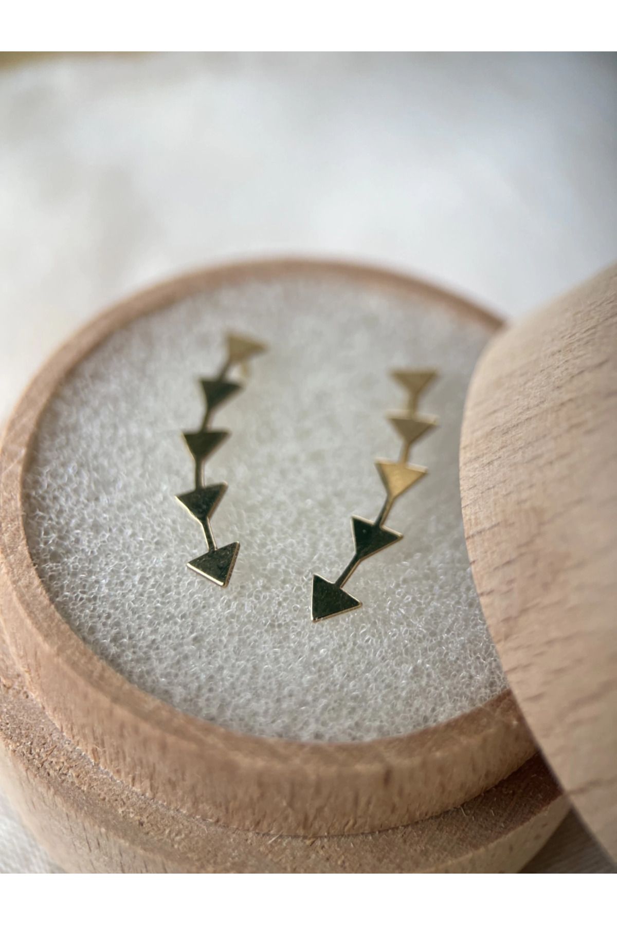 VESTA JEWELRY 925 Ayar Gümüş Kadın Üçgen Şık Altın Kaplamalı Küpe