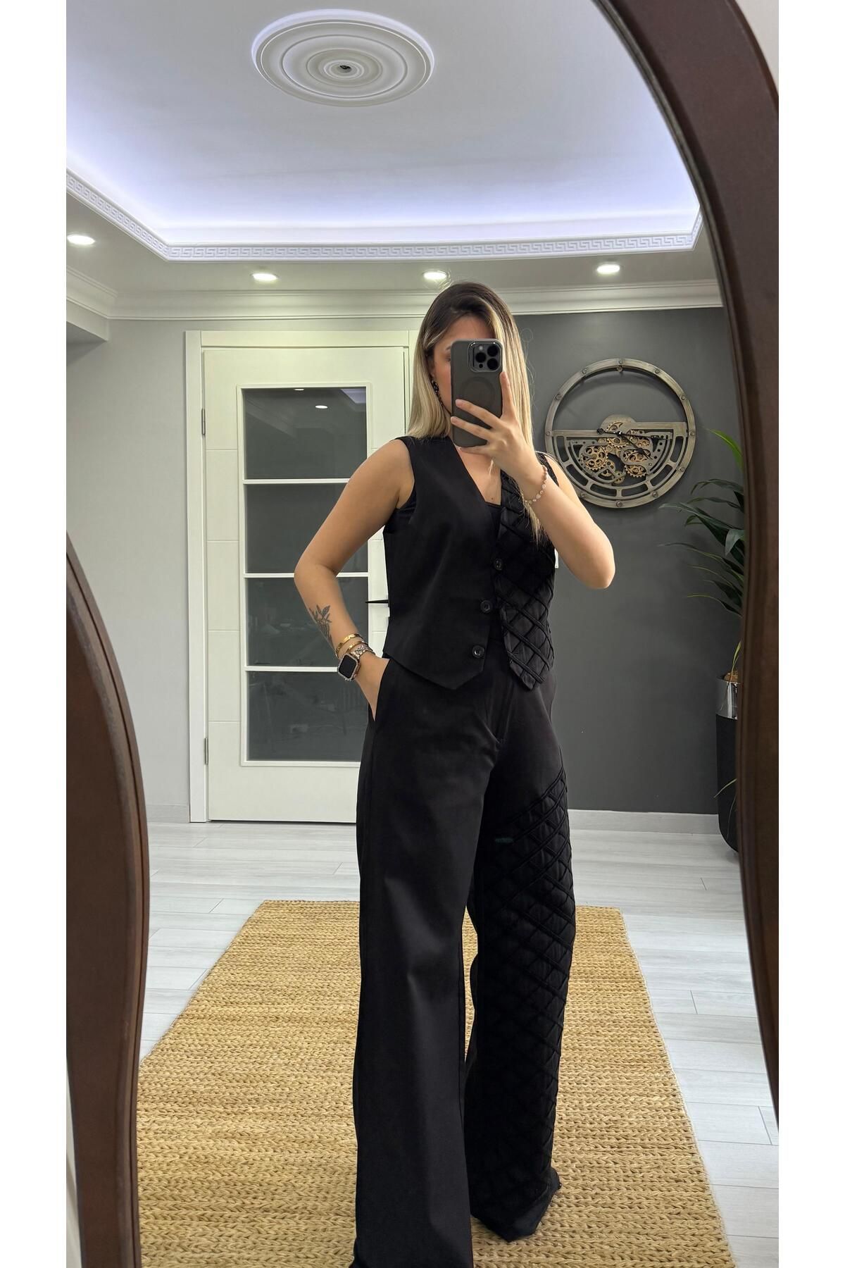 SEVİNÇ GÜNGÖR Tasarım takım siyah