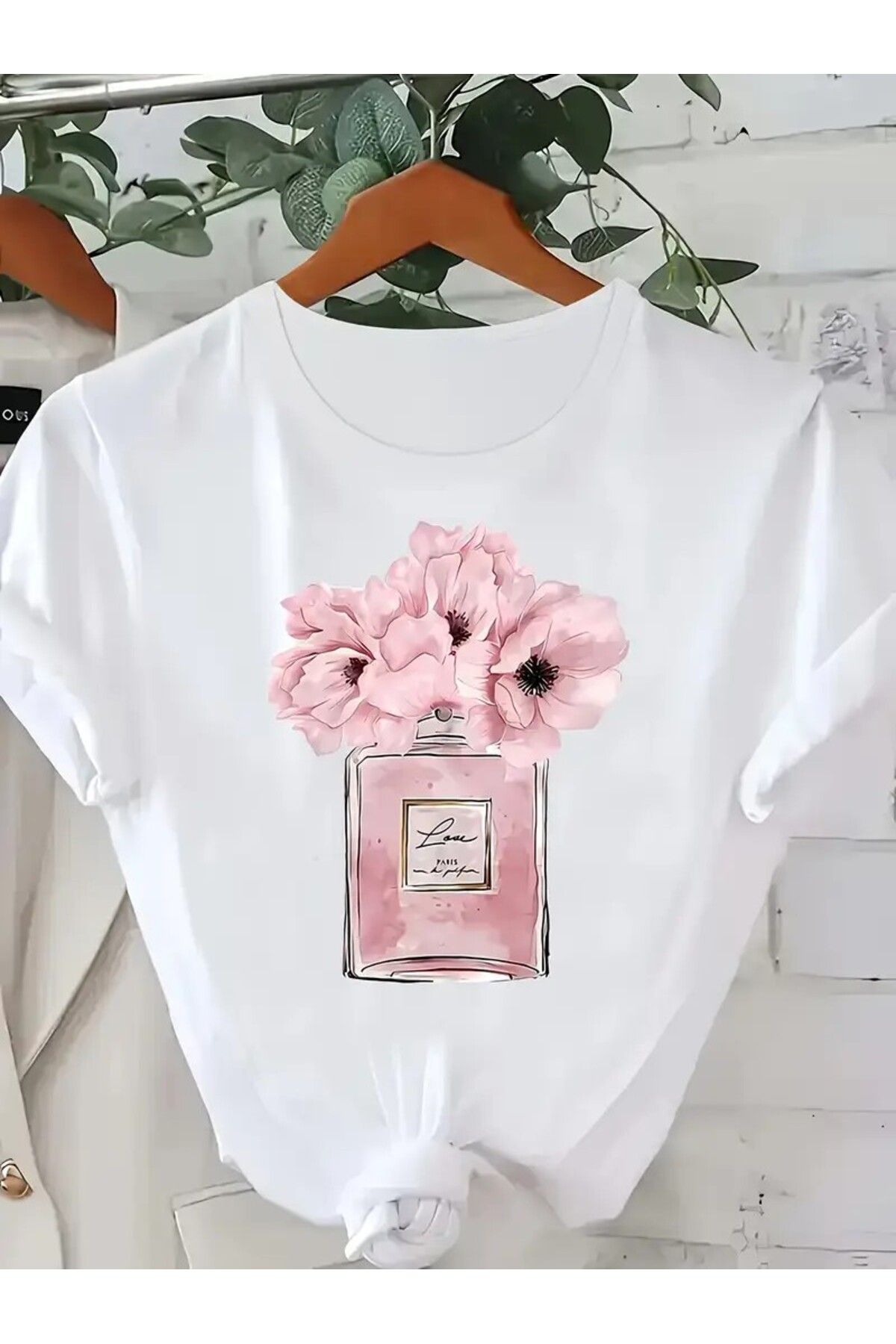 LEIVOR Çiçek & Parfüm Özel Tasarım Baskılı Kadın T-shirt