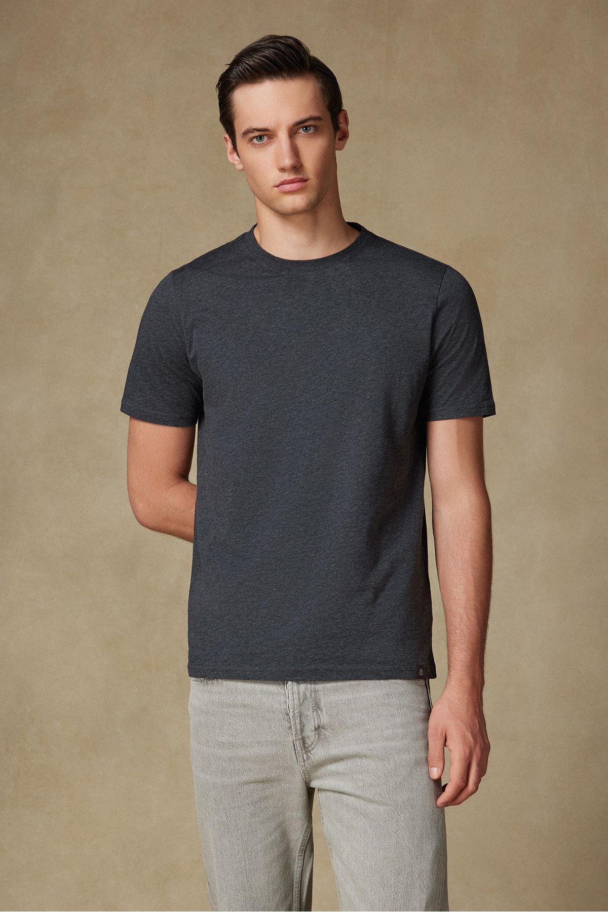Abbate Pamuklu Rahat Kesim Comfort Fit Basic Düz Kısa Kollu Bisiklet Yaka Koyu Gri T-shirt Tişört