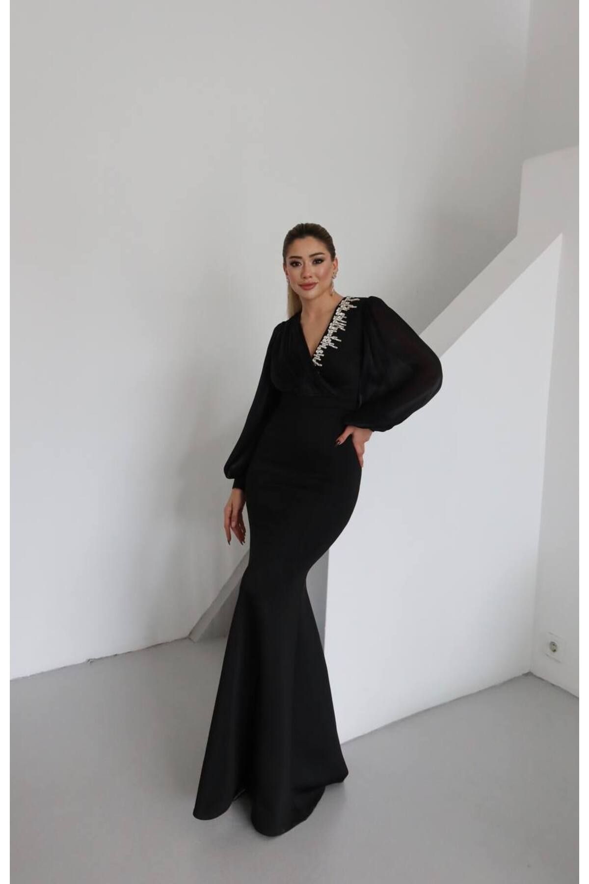 Castivo Fashion Taş Aksesuarlı Şifon Kol Balık Abiye