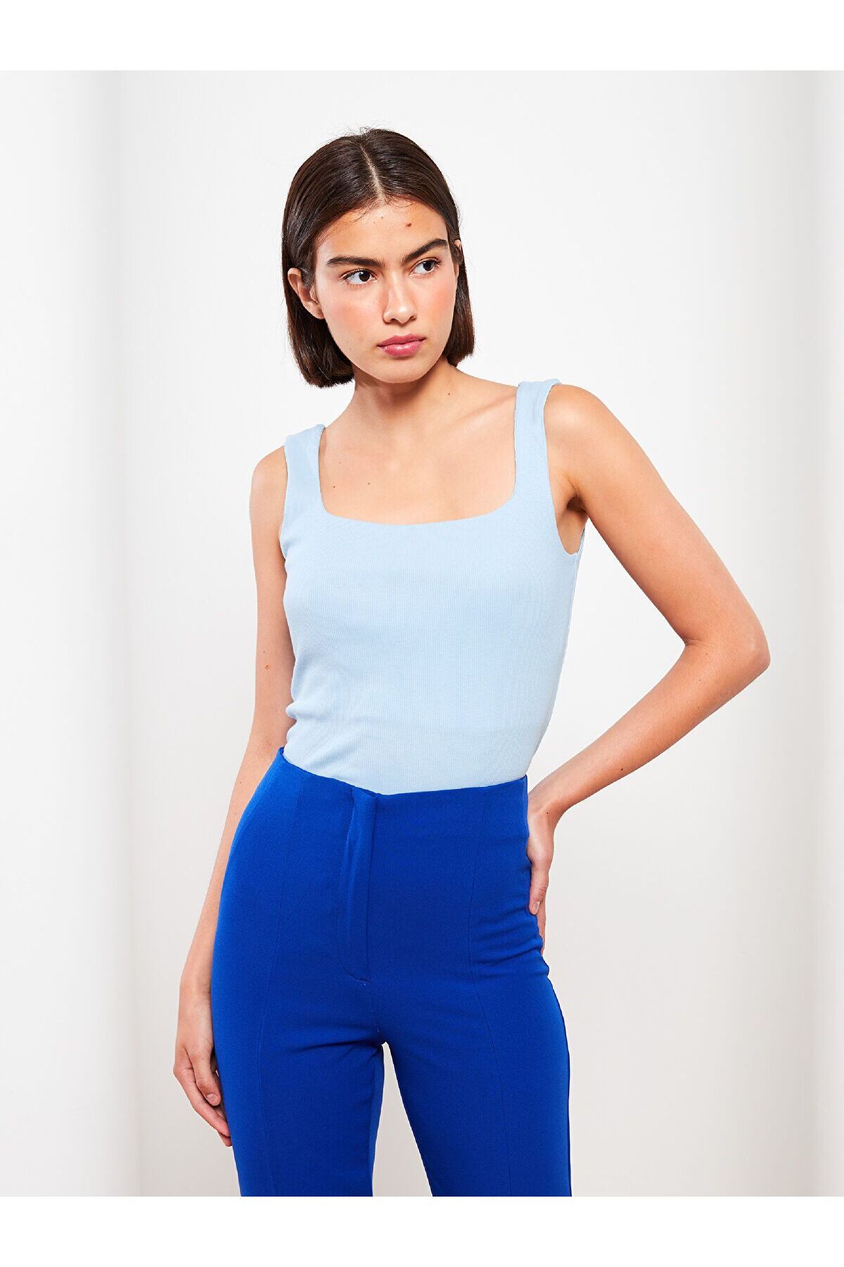 LC Waikiki Kadın Kare Yaka Düz Crop
