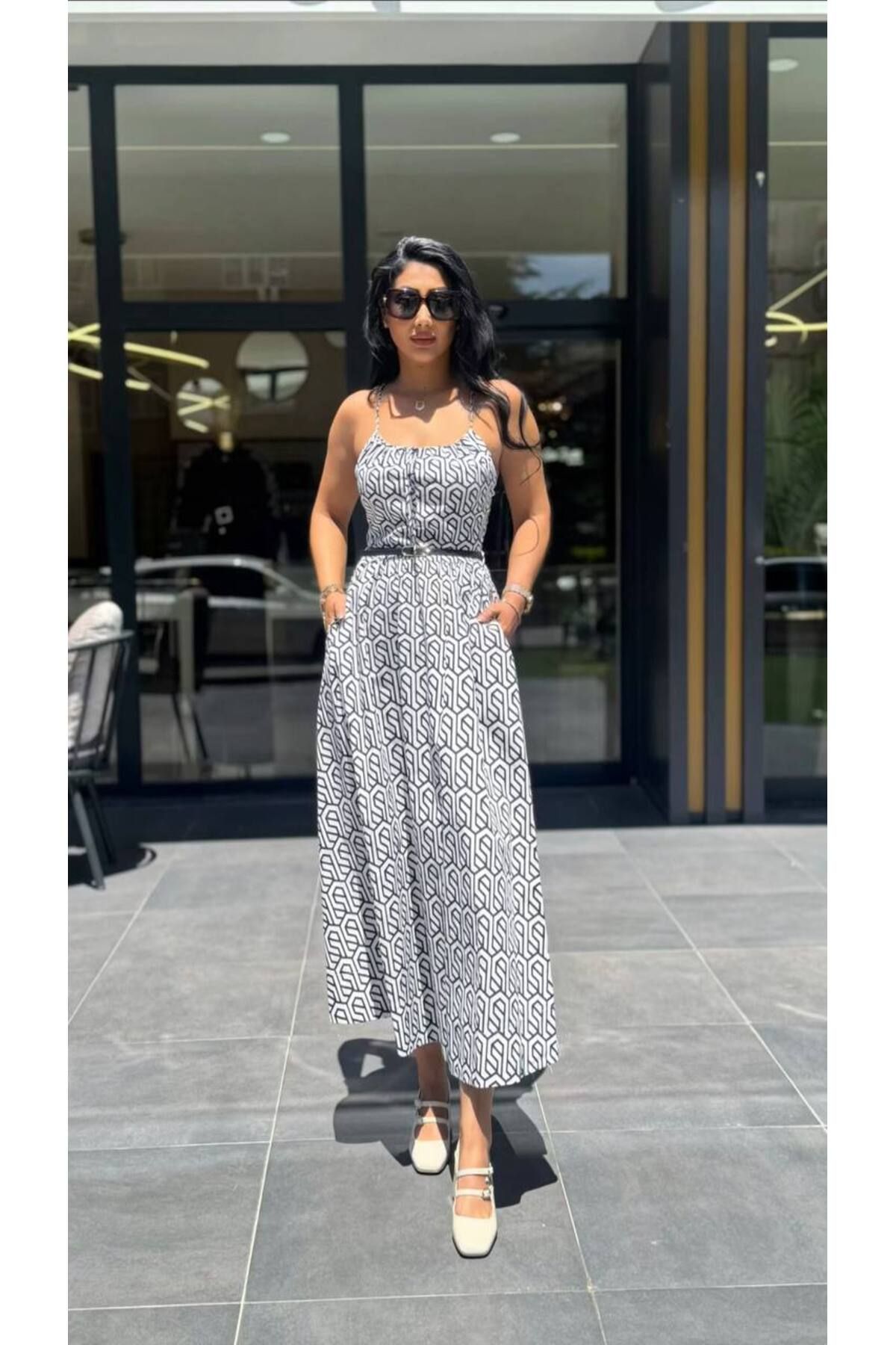 Gülşen Gök Butik Askılı Kemer Detay Sırt Dekolteli Elbise
