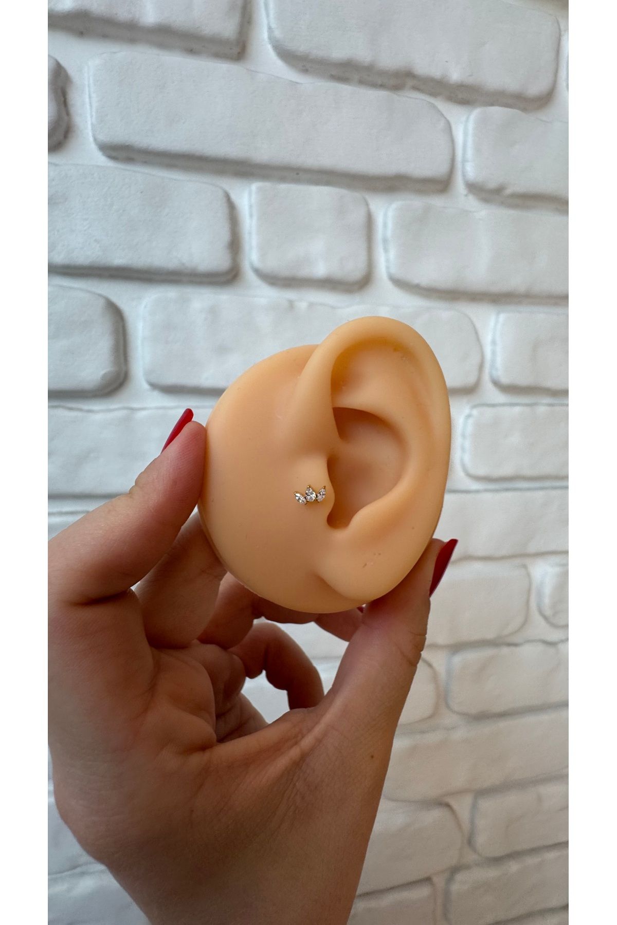 alysa jewelry Tutanıum (titanyum) şık zirkon taşlı Piercing, Tragus, helix, lobe