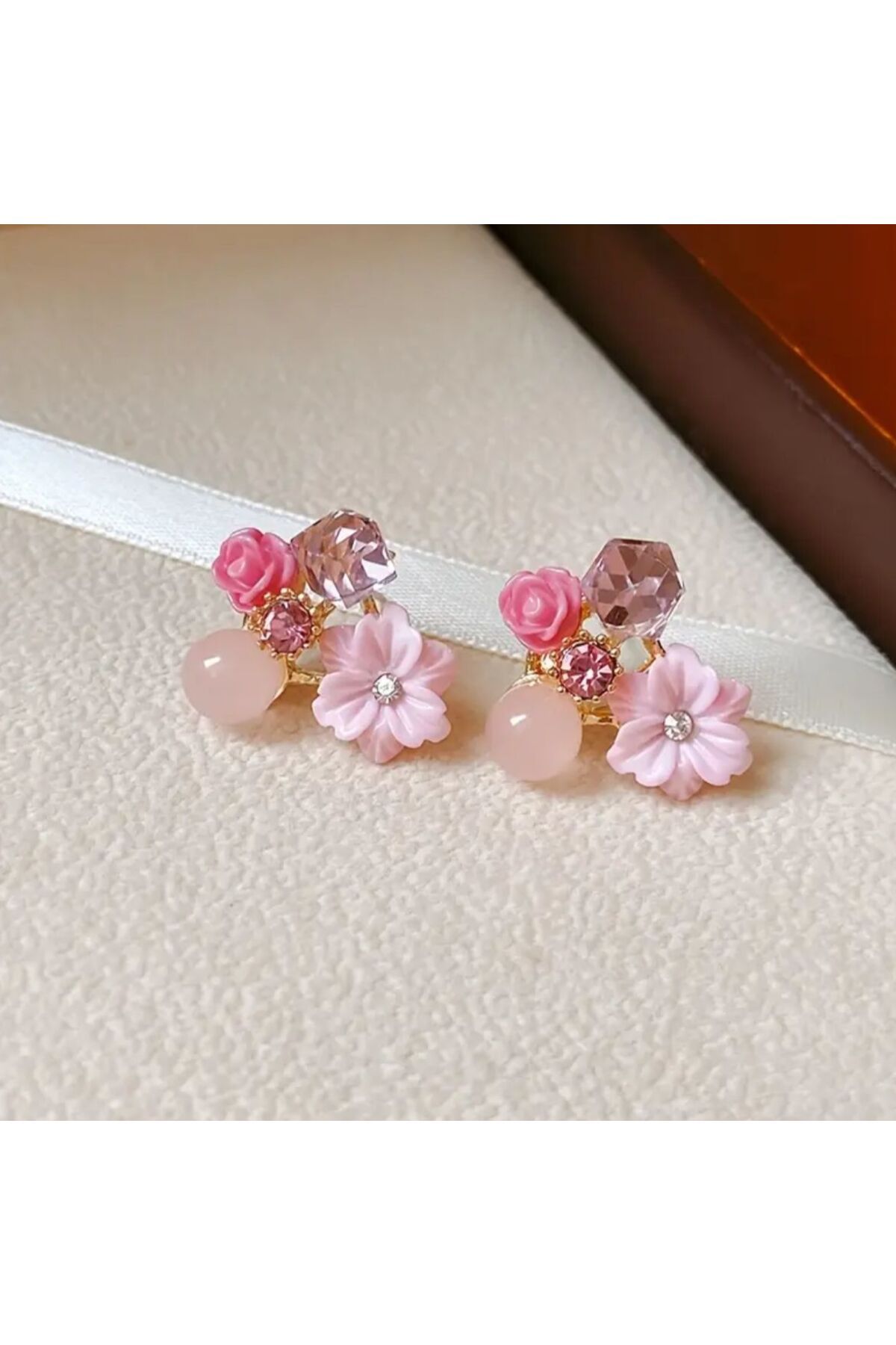 Yıldız Accessory Pembe Çiçek Küp Detaylı Küpe