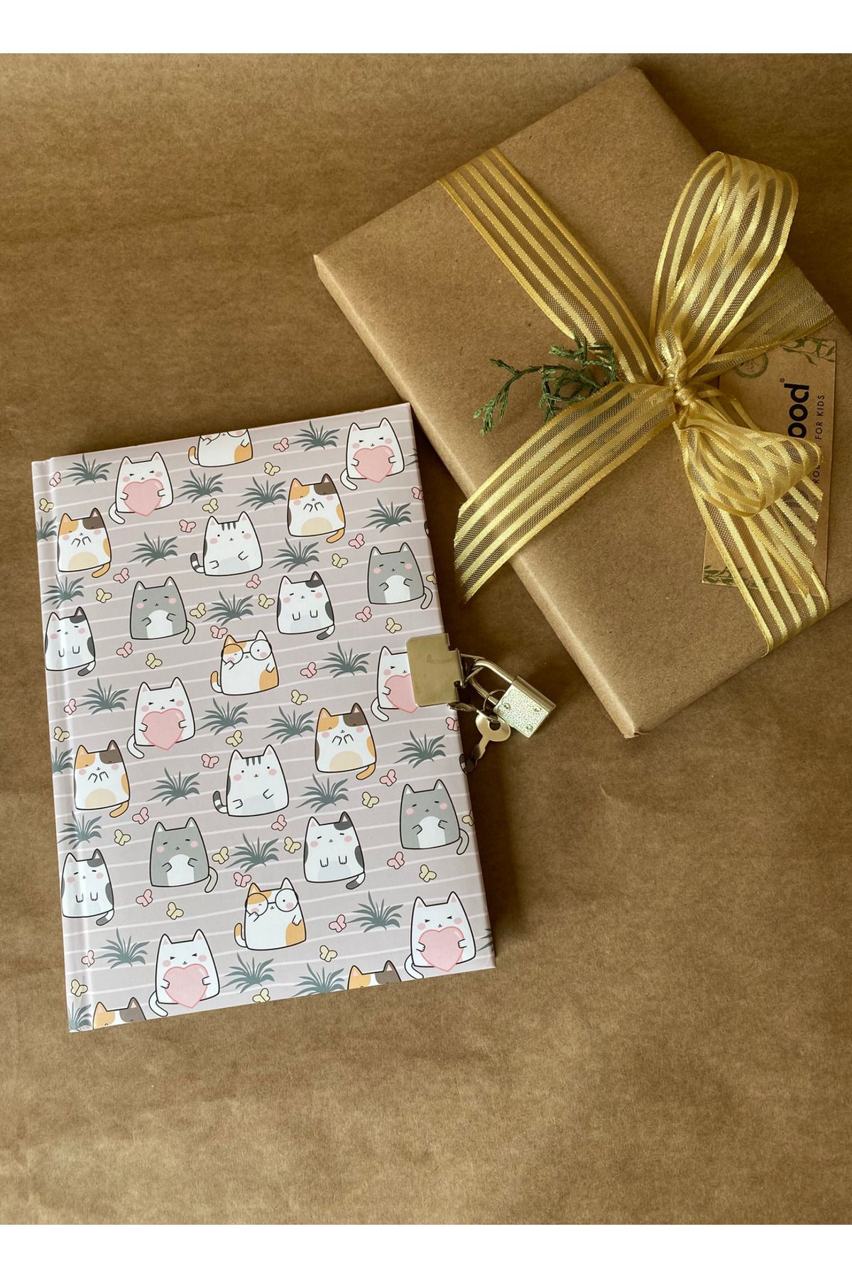 KESKİN COLOR Kilitli Hatıra ve Günlük Defteri – 14x20 cm, 80 Yaprak (Çeşitli Kapak Desenleri)