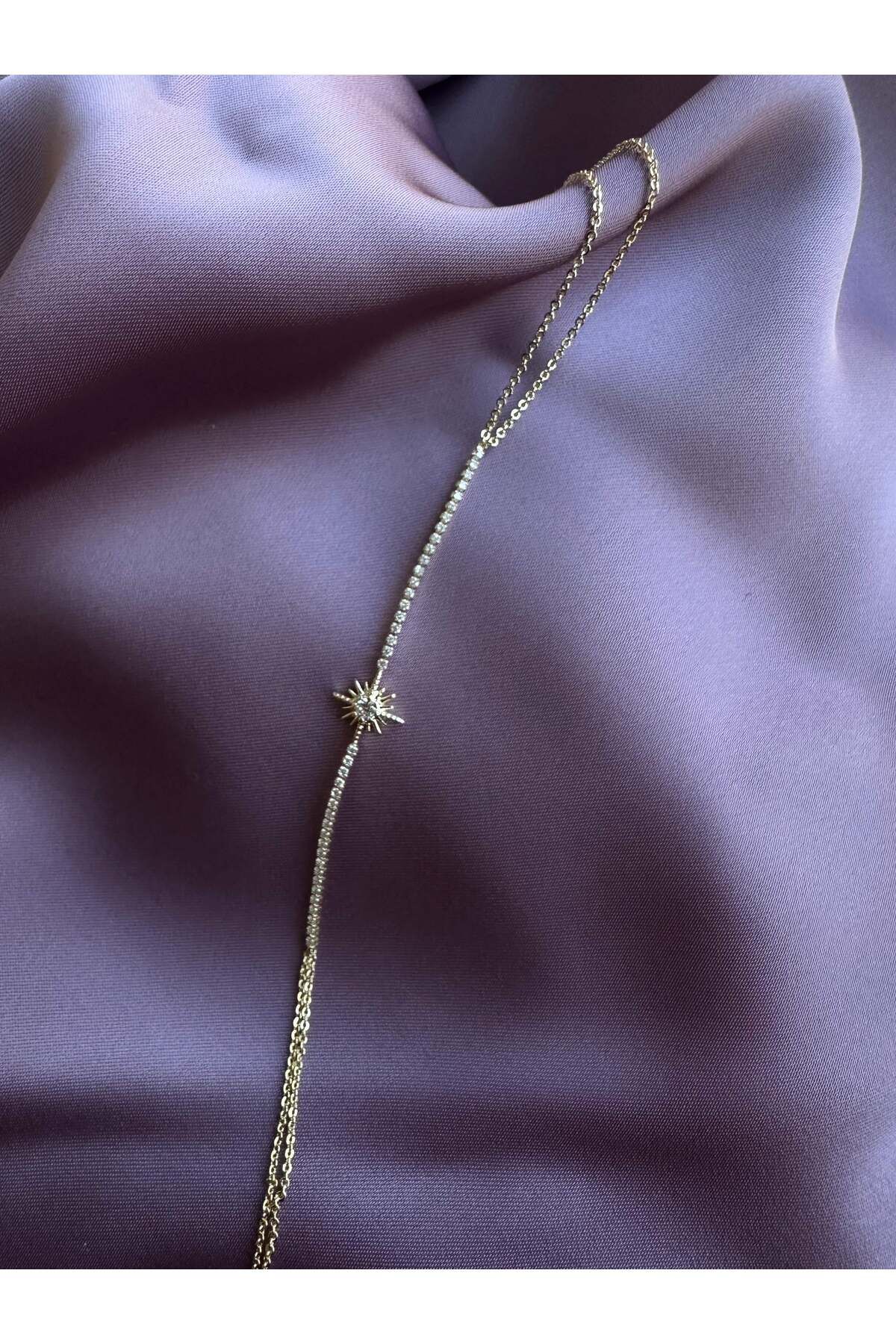 Noure Amour Yıldız Beyaz Taşlı Gold Renk Şahmeran