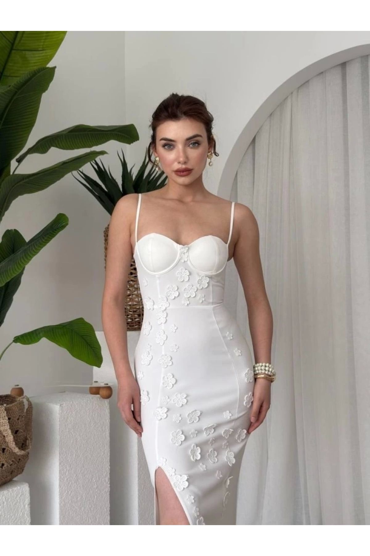 Butik Stor Gül Detaylı Elbise