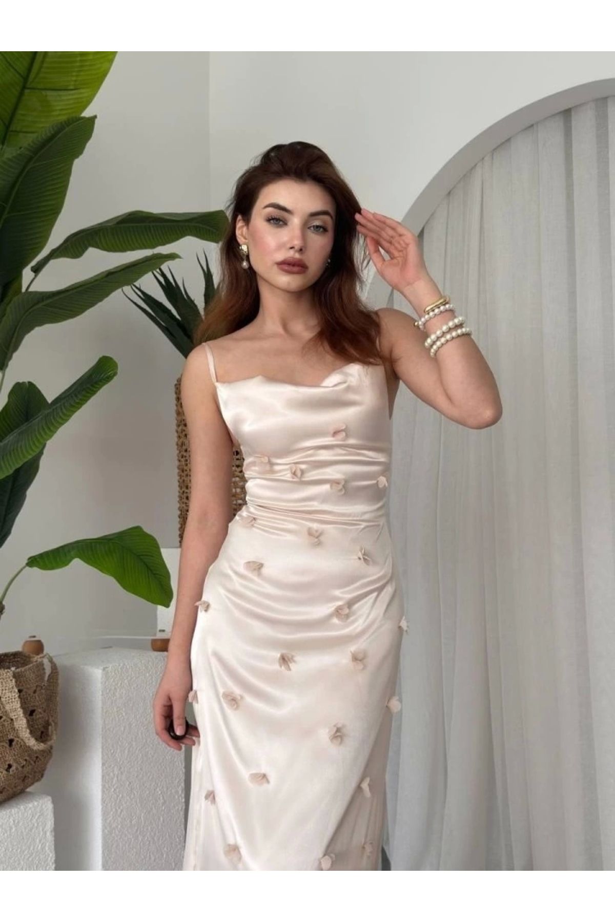 Butik Dora Çiçek Detaylı Elbise