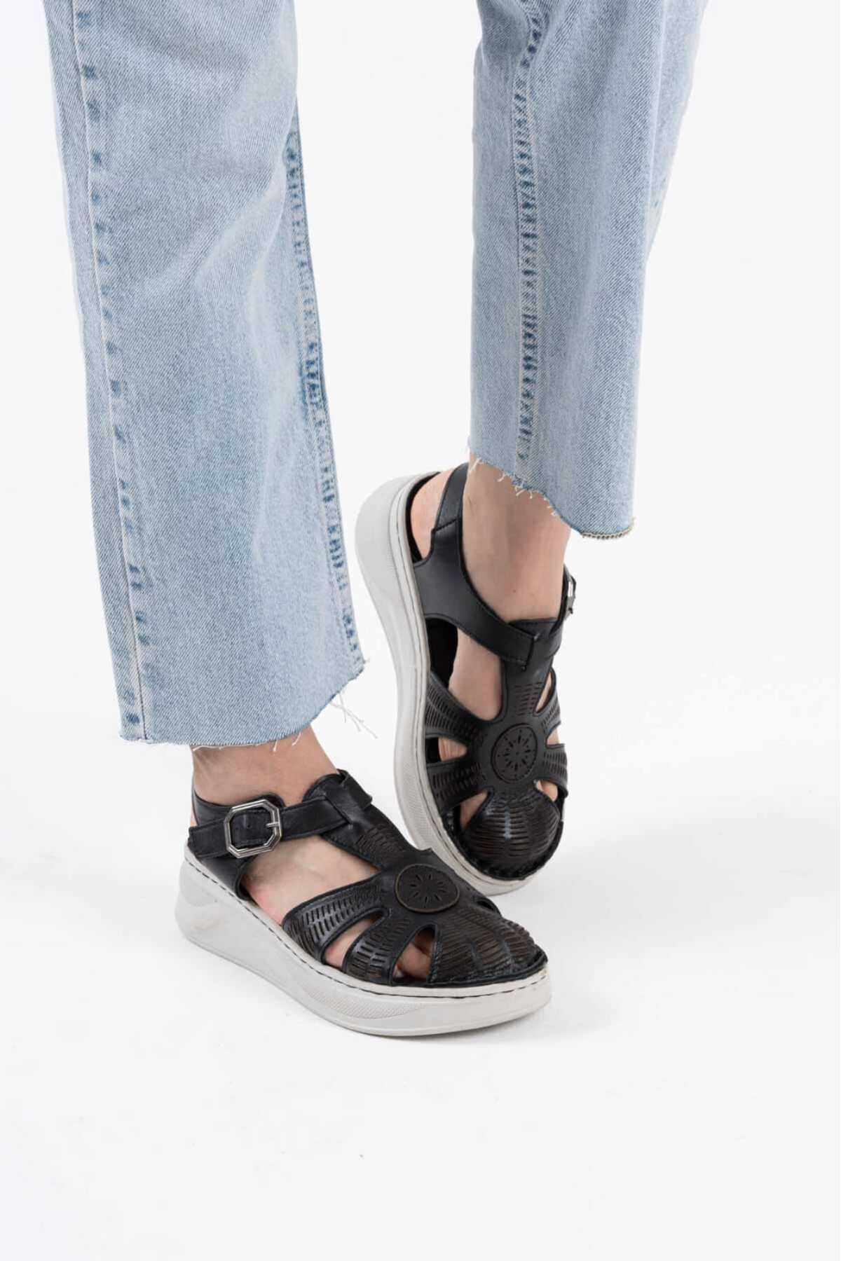 Halat Shoes Kadın Siyah Hakiki Deri Klasik Sandalet HLT-202-Siyah