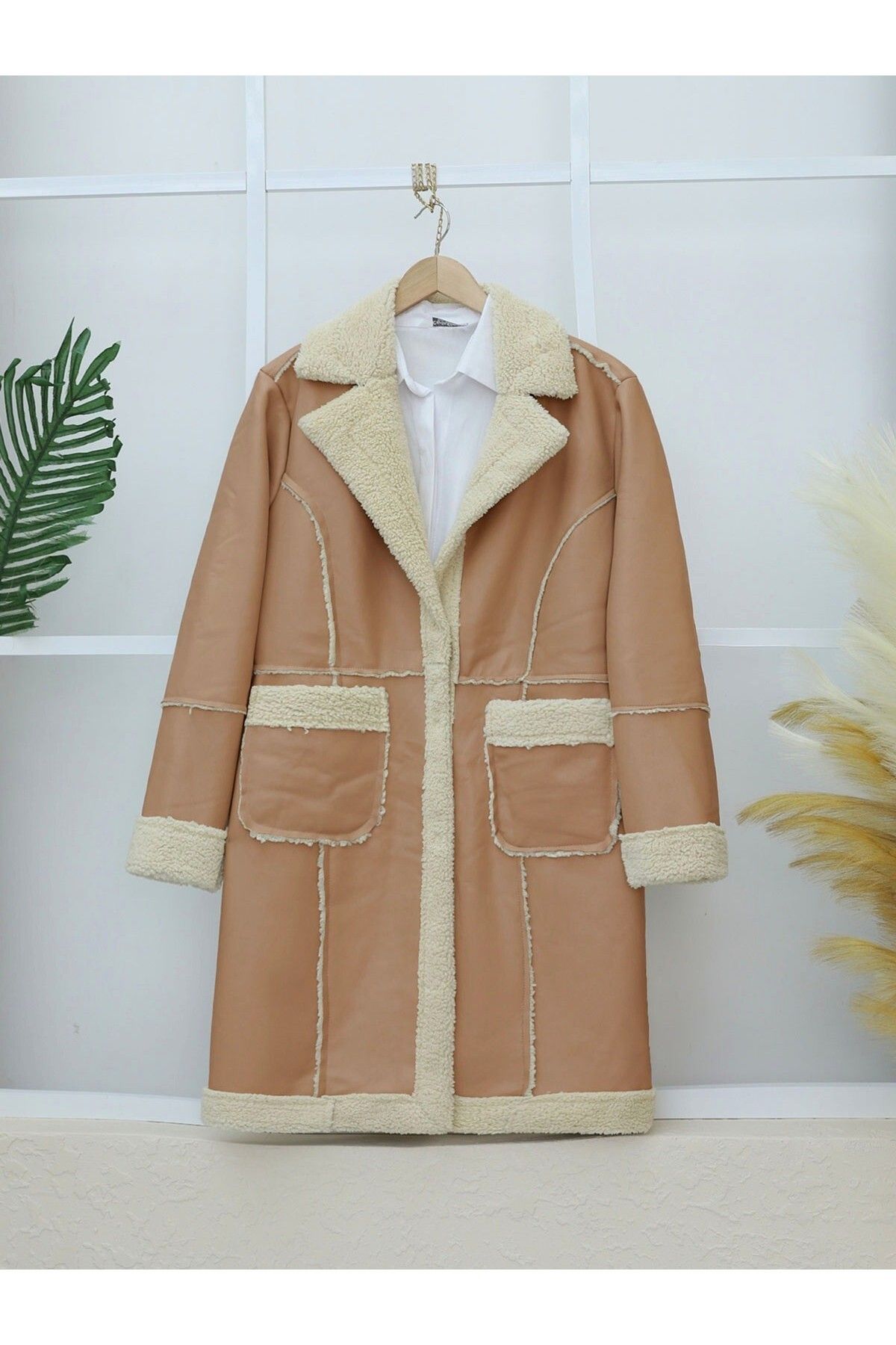 HİJABAYA İçi Peluşlu Çıtçıtlı Cepli Deri Mont