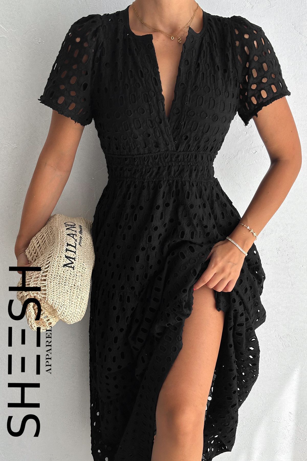 SHEESH APPAREL-Μακρύ μαύρο φόρεμα - με διάτρητη και λεπτομέρεια φιστό 4