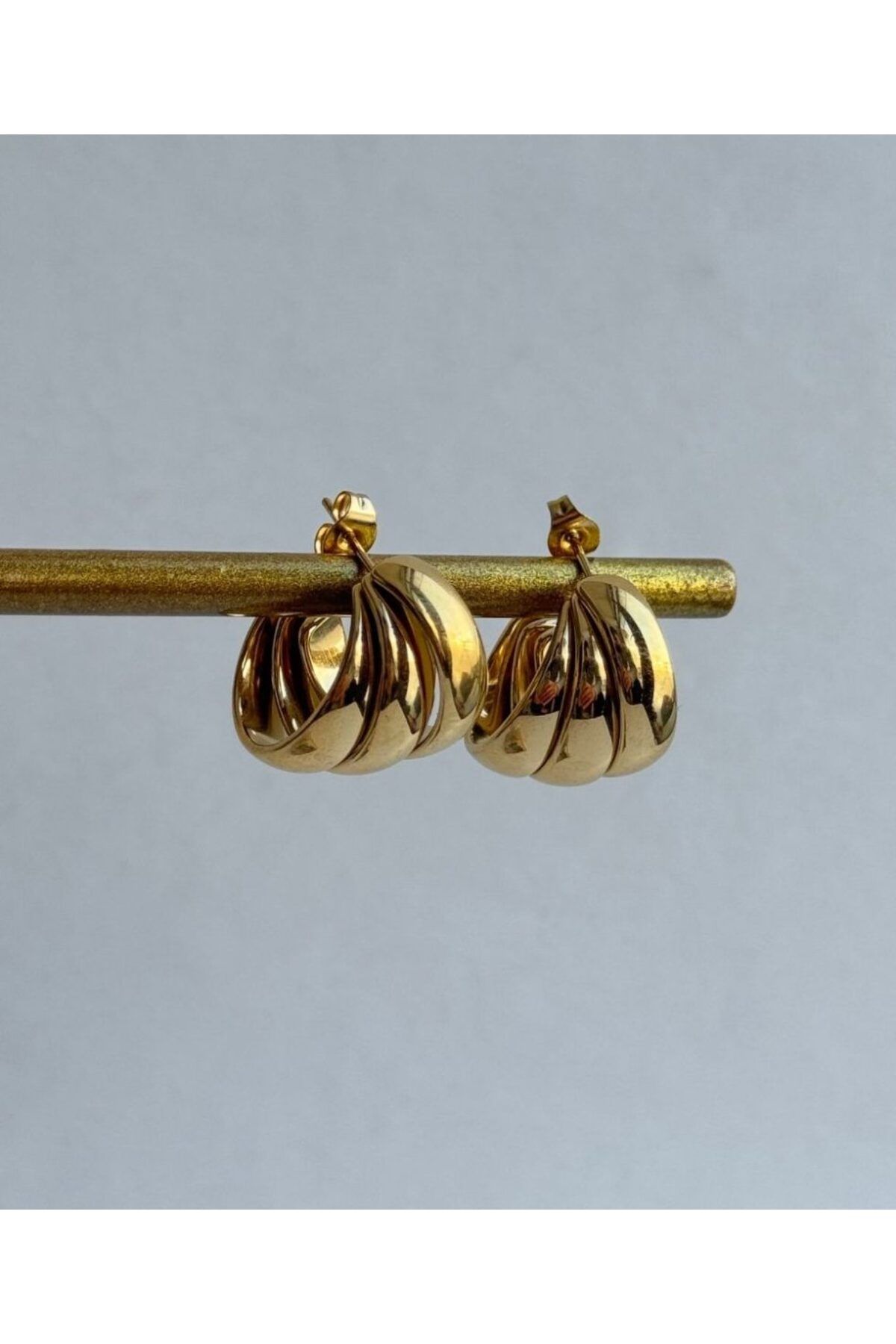 Lunia accessories Çelik Üç Sıra Gold Yarım Halka Küpe
