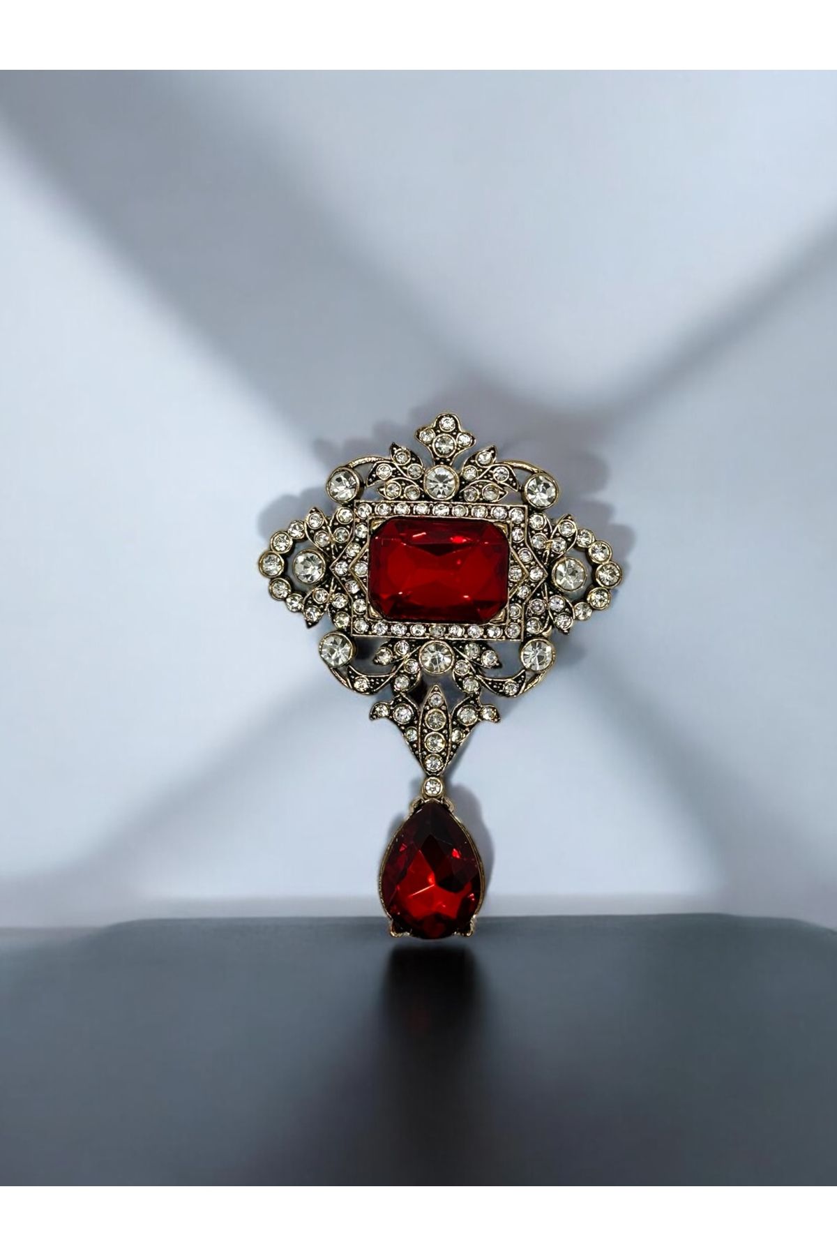 FUYA JEWELLERY Damla Taşlı Broş