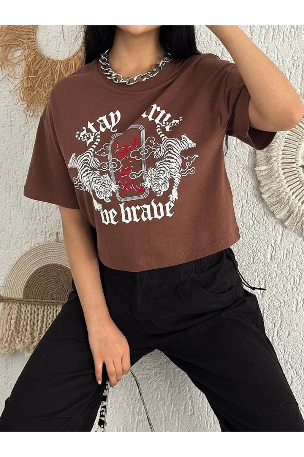 MissRunin Yuvarlak Yaka Baskılı Crop Tişort