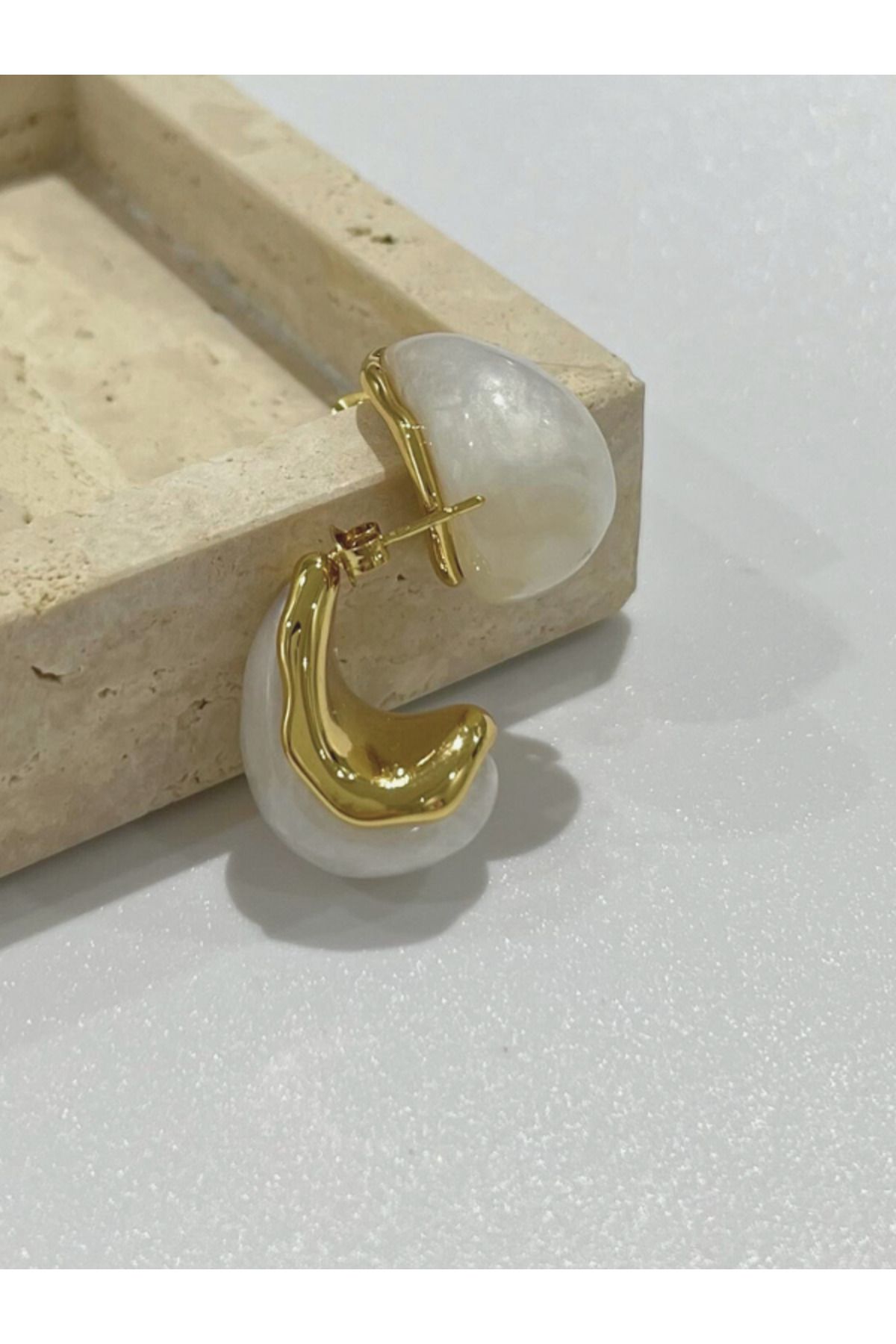 Elysia Accessory Sedefli Damla Gold Çelik Küpe